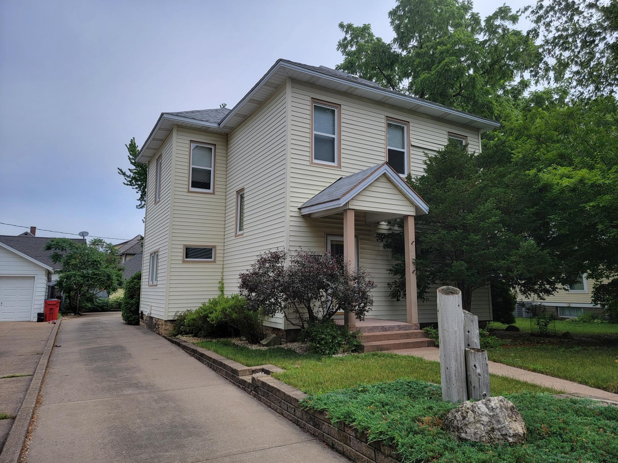 824 W 7th Street Property Photo 1