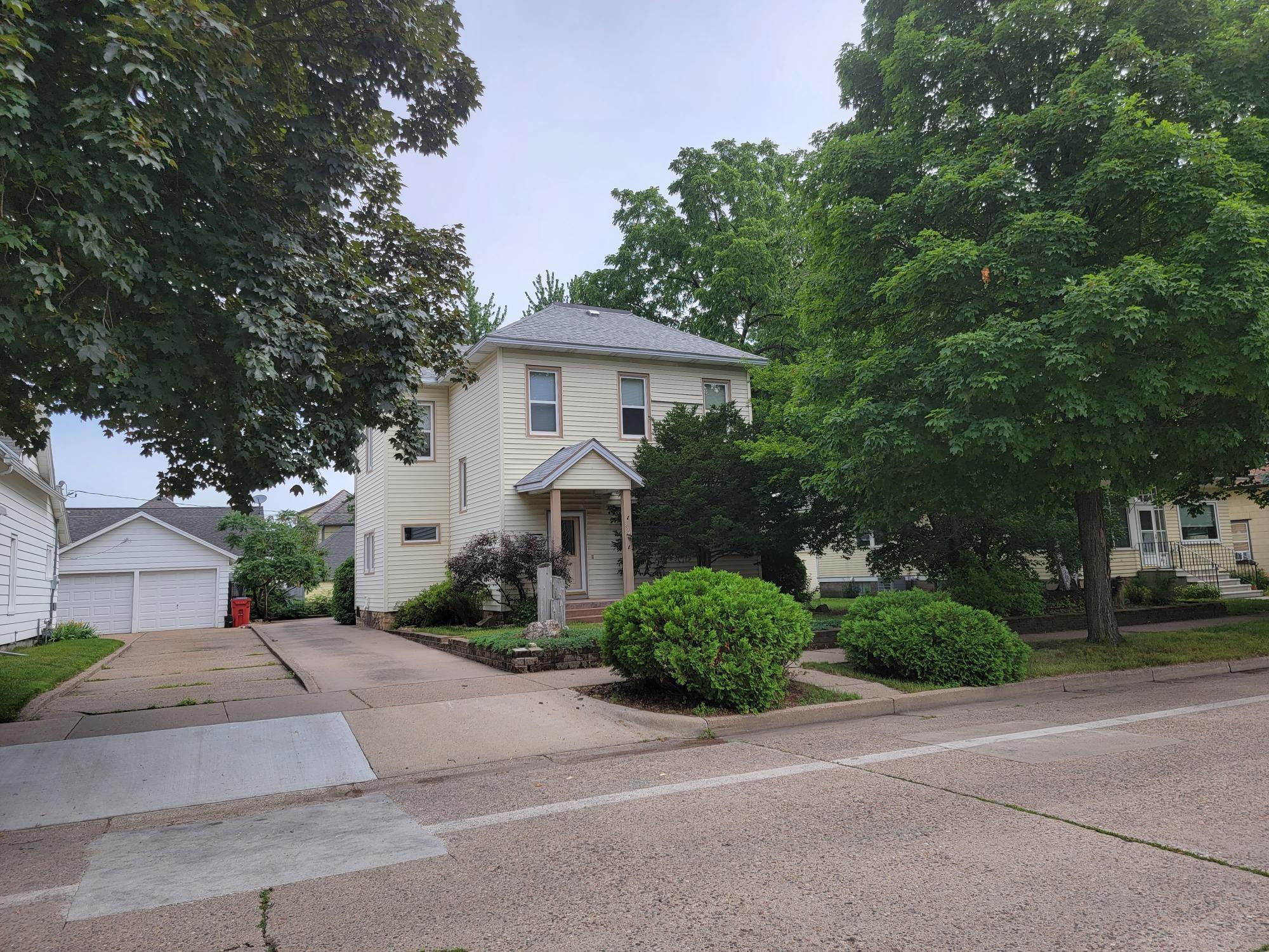 824 W 7th Street Property Photo 2