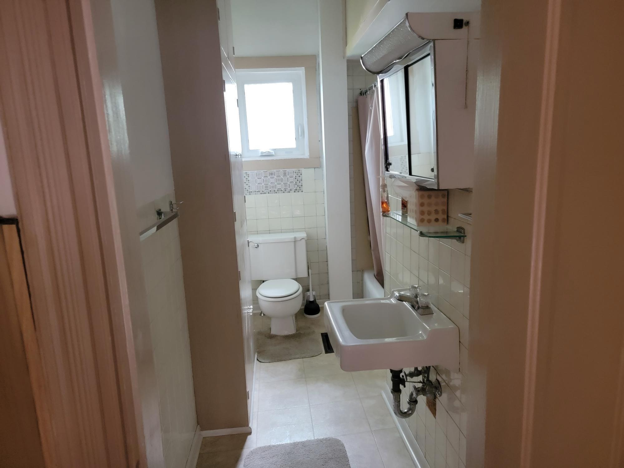 824 W 7th Street Property Photo 27