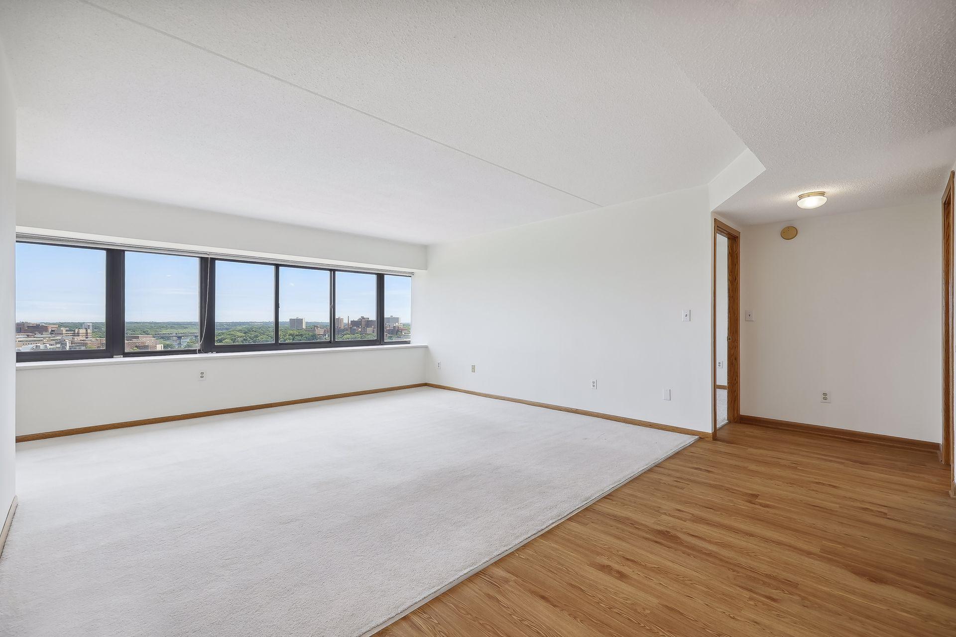 1920 S 1st Street 1406 Property Photo 4