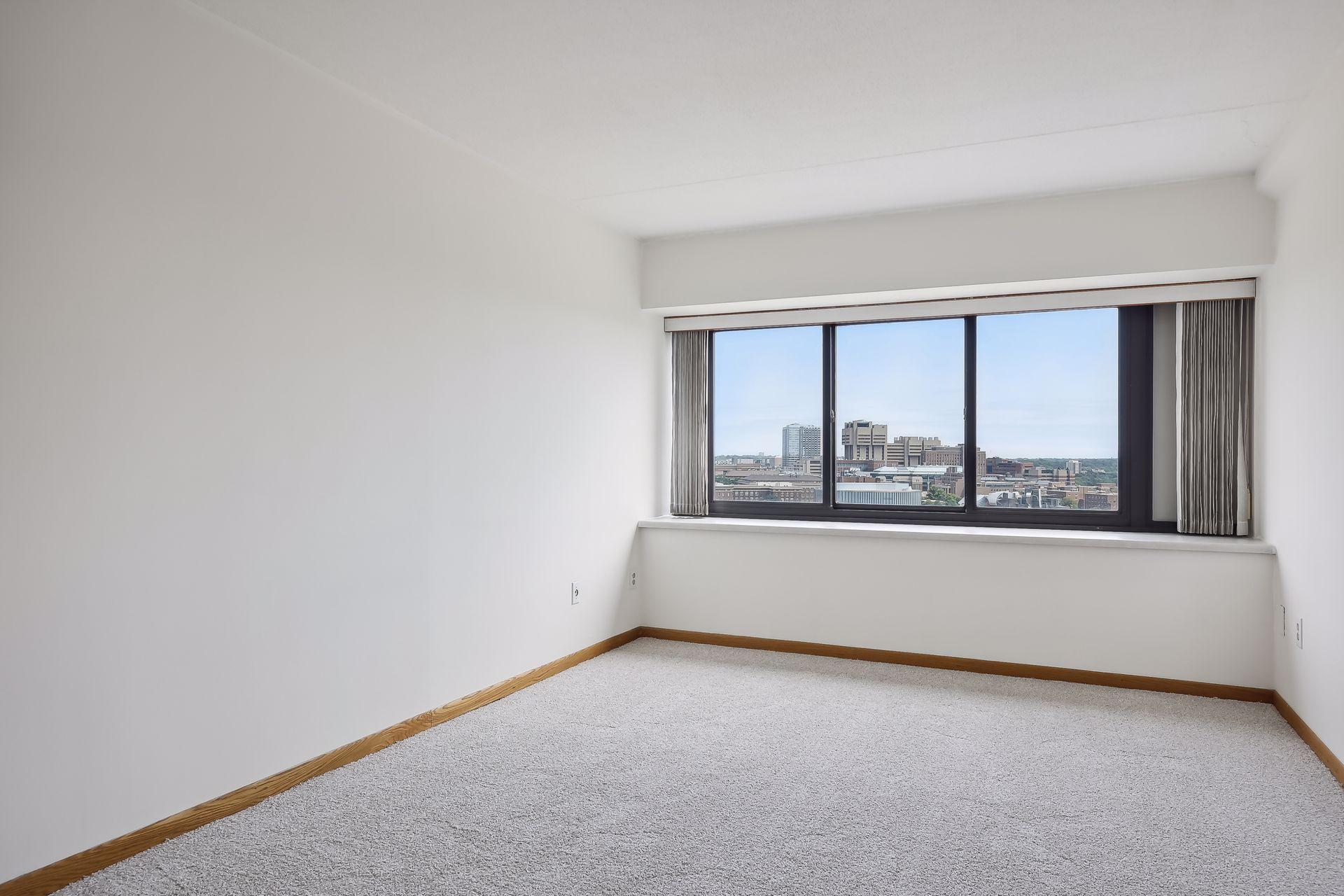 1920 S 1st Street 1406 Property Photo 9