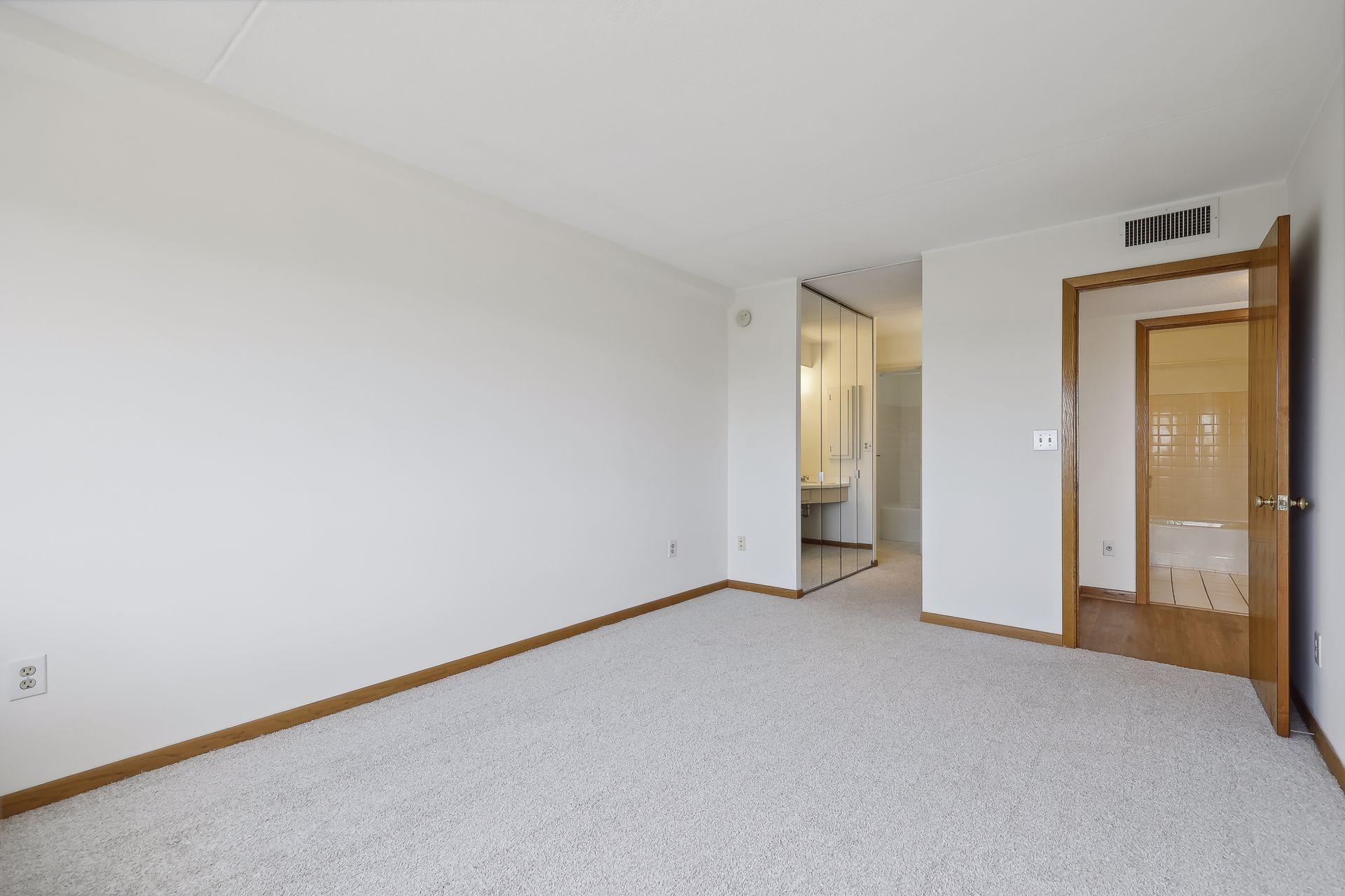 1920 S 1st Street 1406 Property Photo 13