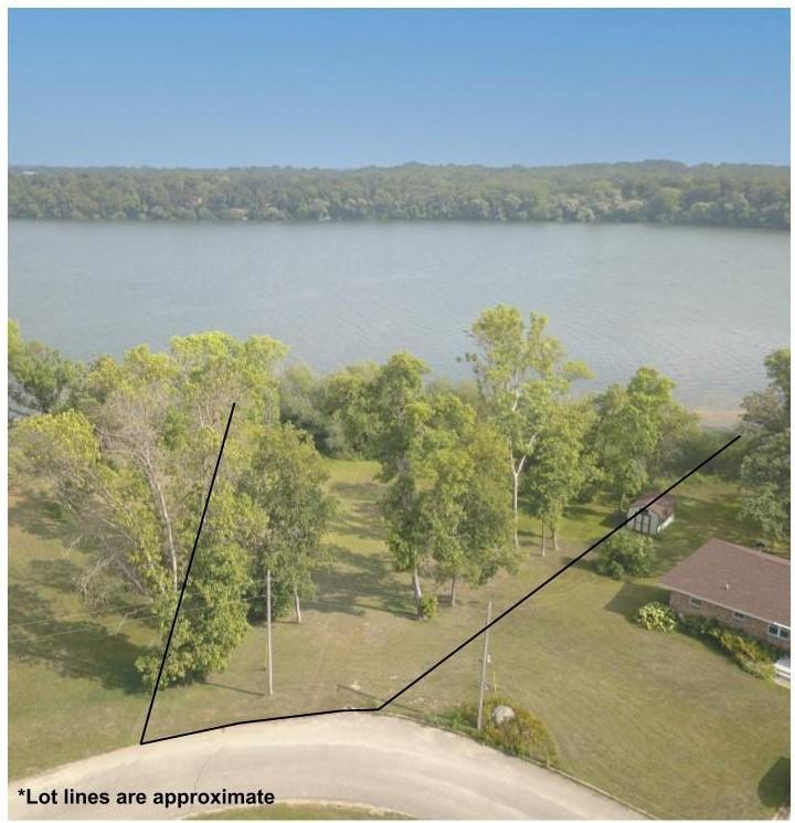 44292 Saukview Drive Property Photo 1