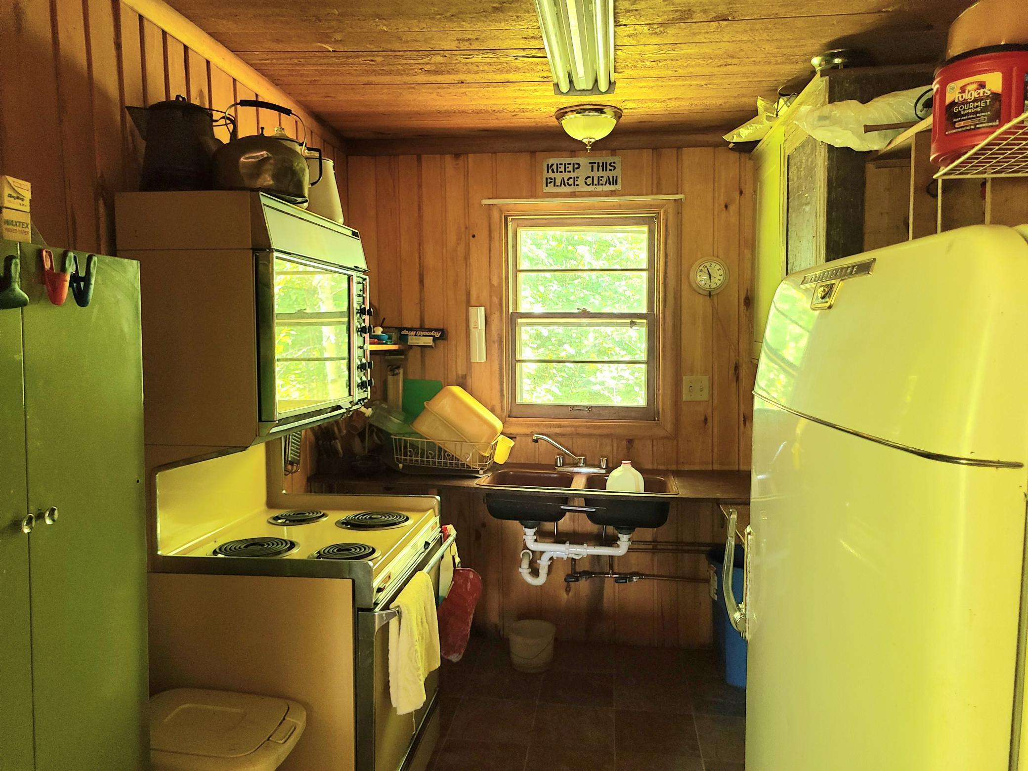 10281 Sullivan Bay Property Photo 9