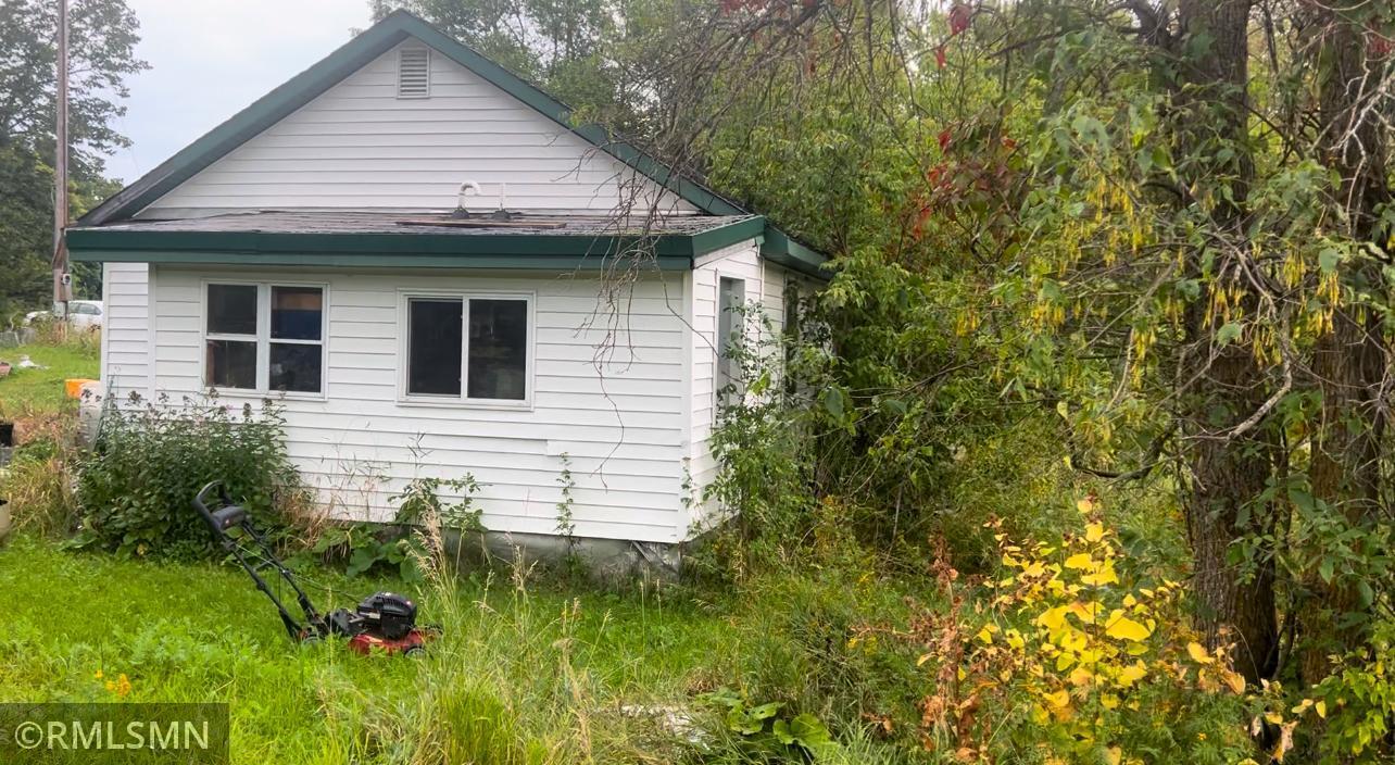 26024 Alvwood Road Property Photo 1