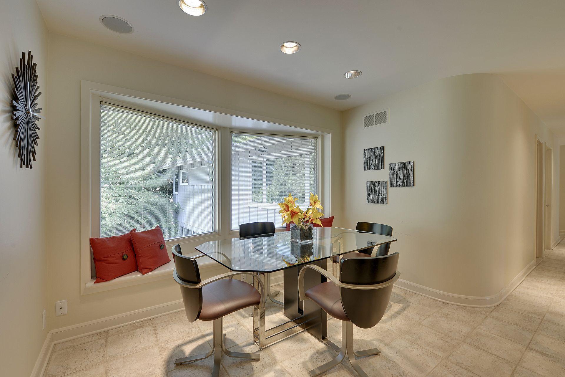 2544 Huntington Avenue Property Photo 7
