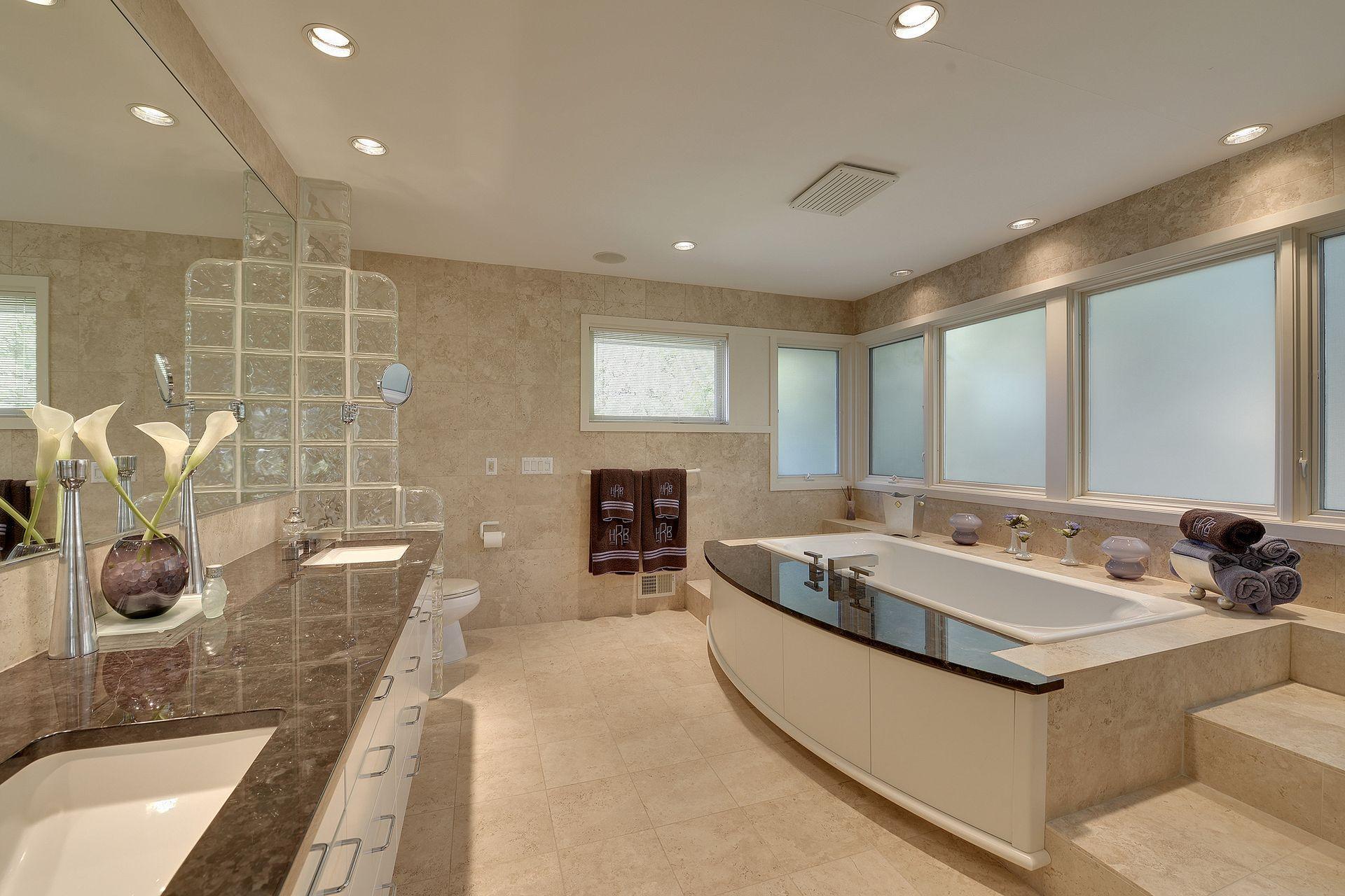 2544 Huntington Avenue Property Photo 10
