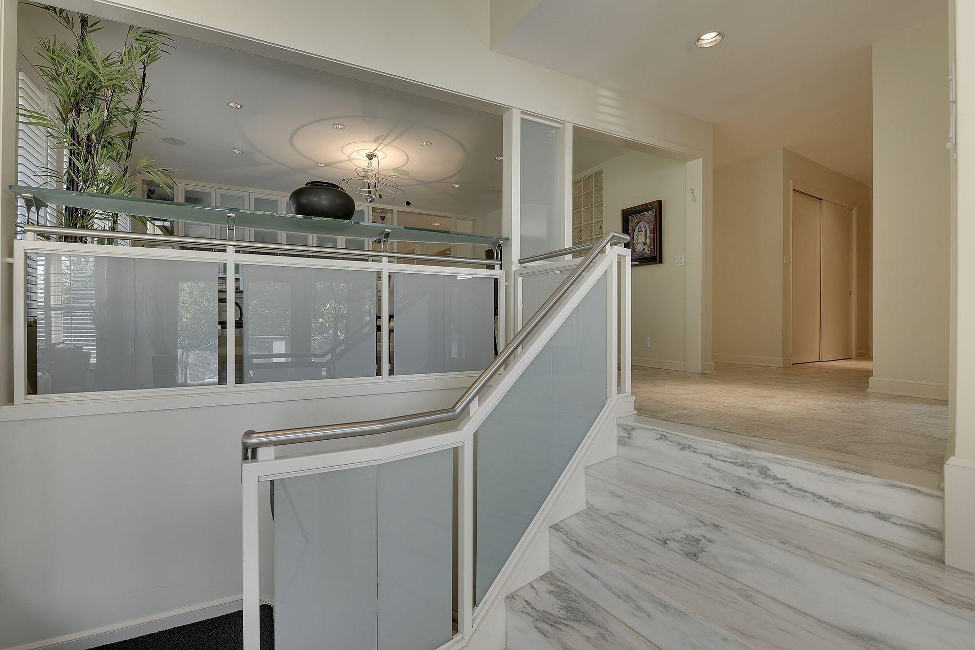 2544 Huntington Avenue Property Photo 18