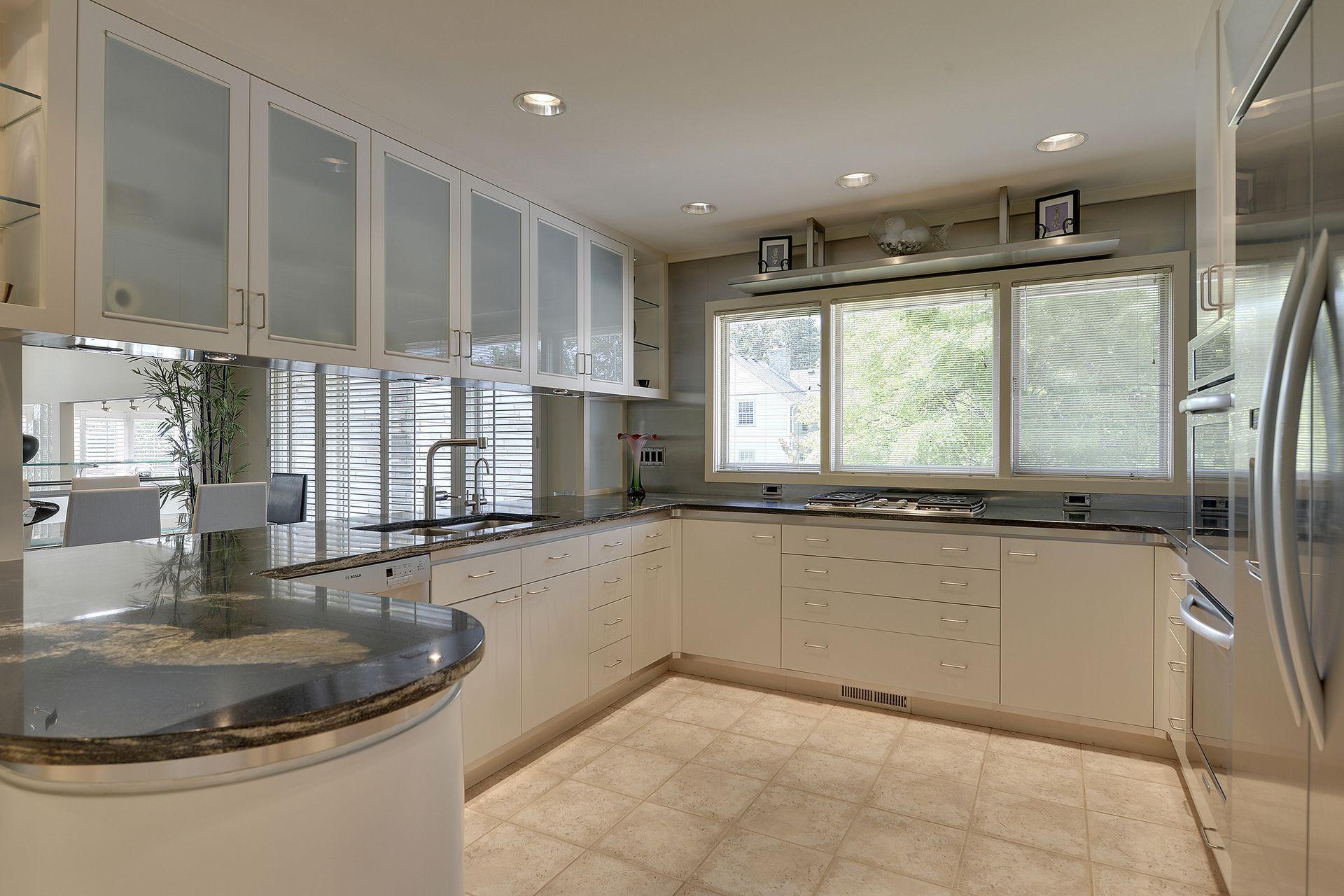 2544 Huntington Avenue Property Photo 26