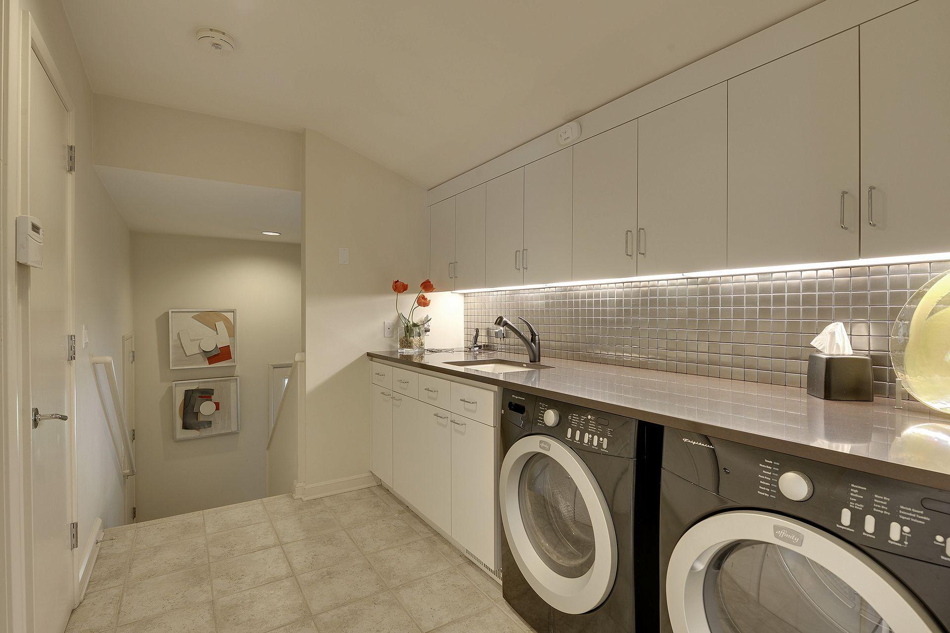 2544 Huntington Avenue Property Photo 31