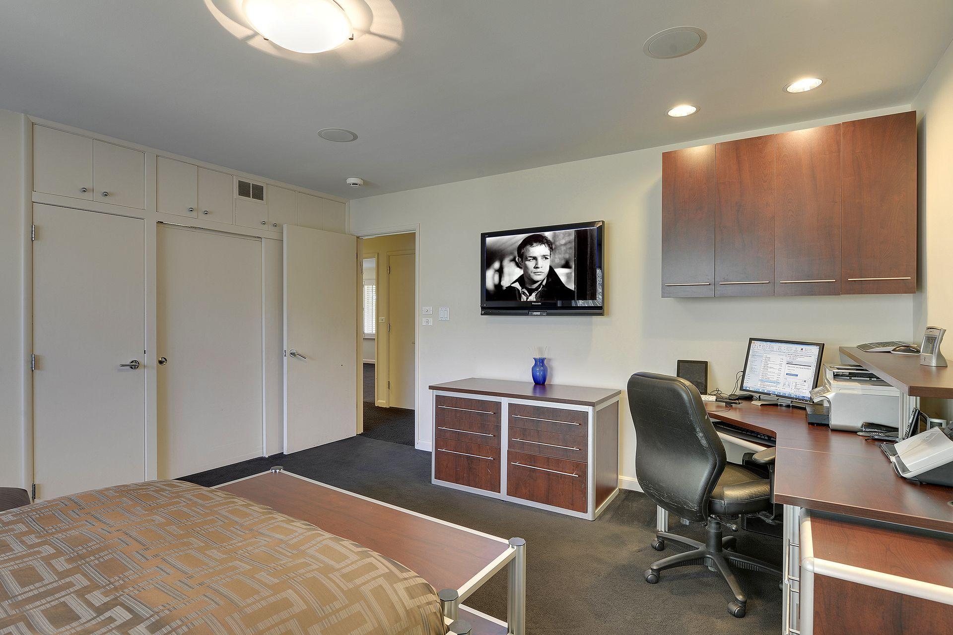 2544 Huntington Avenue Property Photo 40