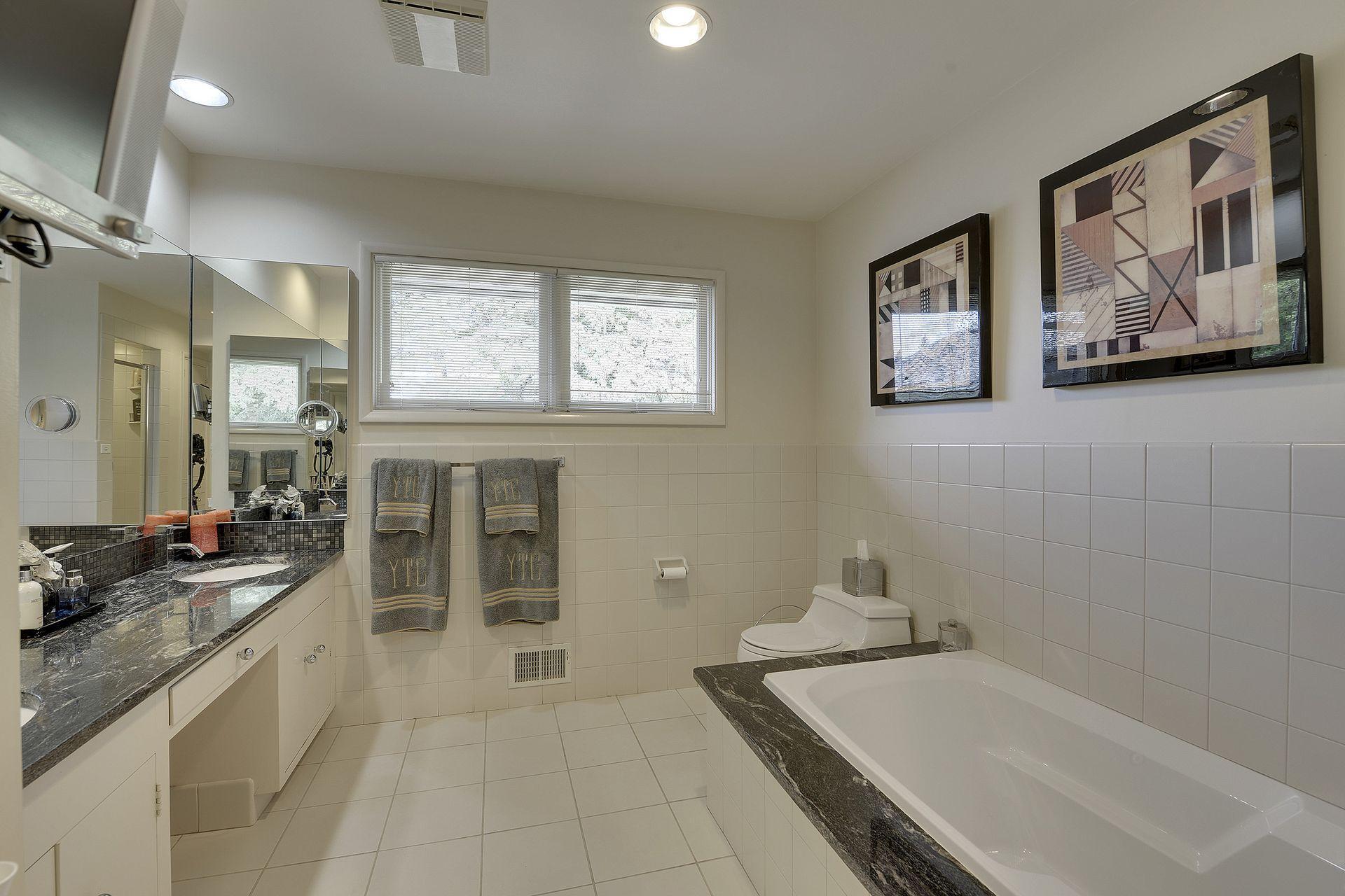 2544 Huntington Avenue Property Photo 41