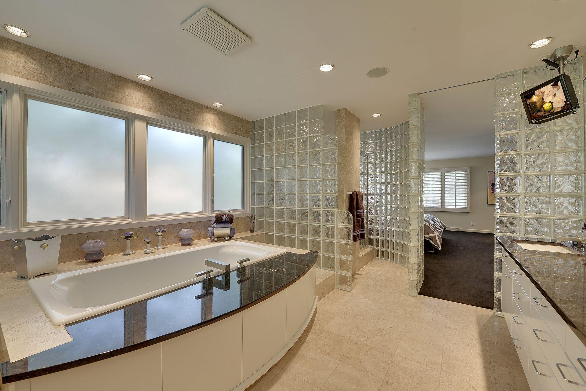 2544 Huntington Avenue Property Photo 45
