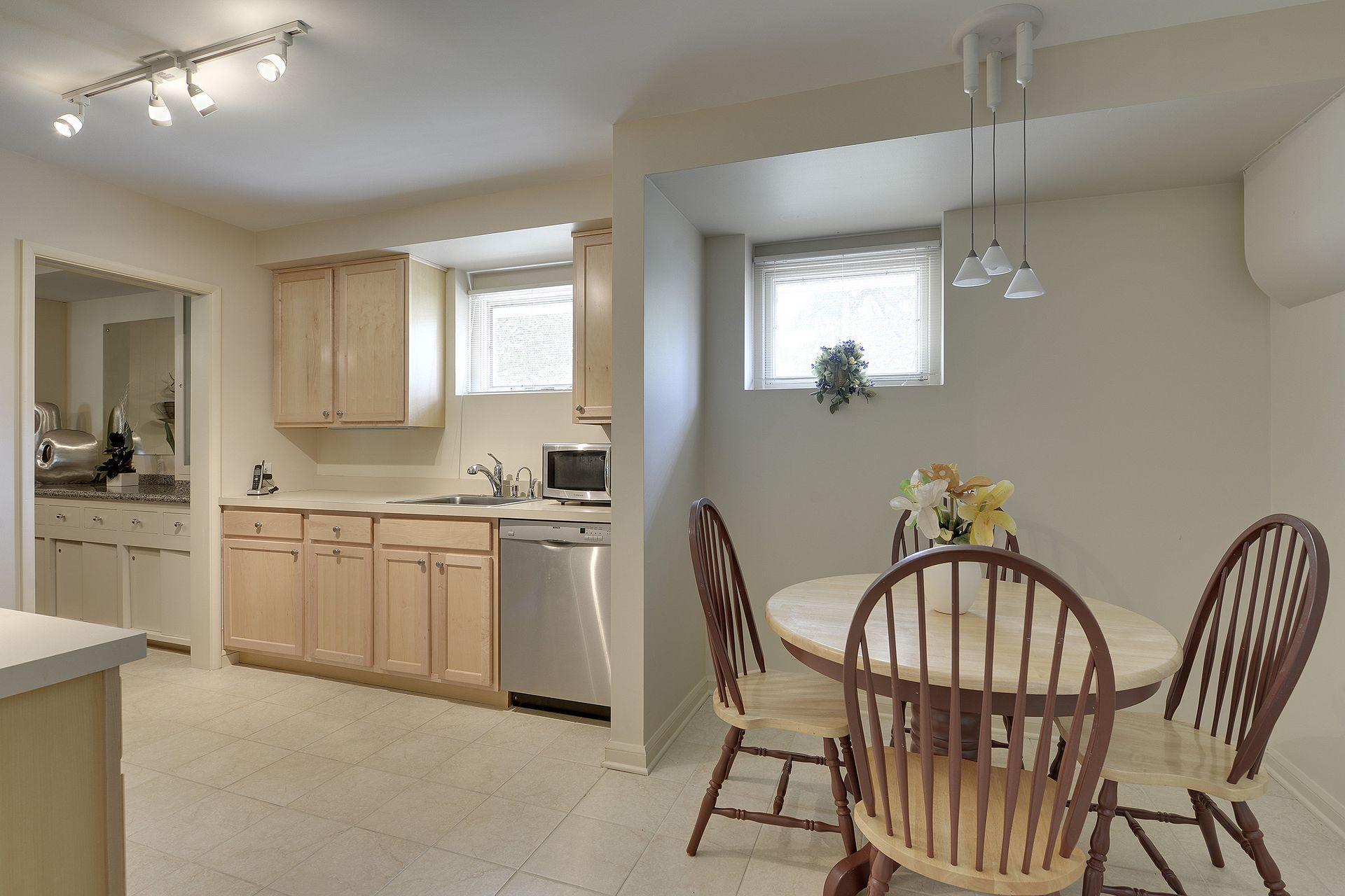 2544 Huntington Avenue Property Photo 55