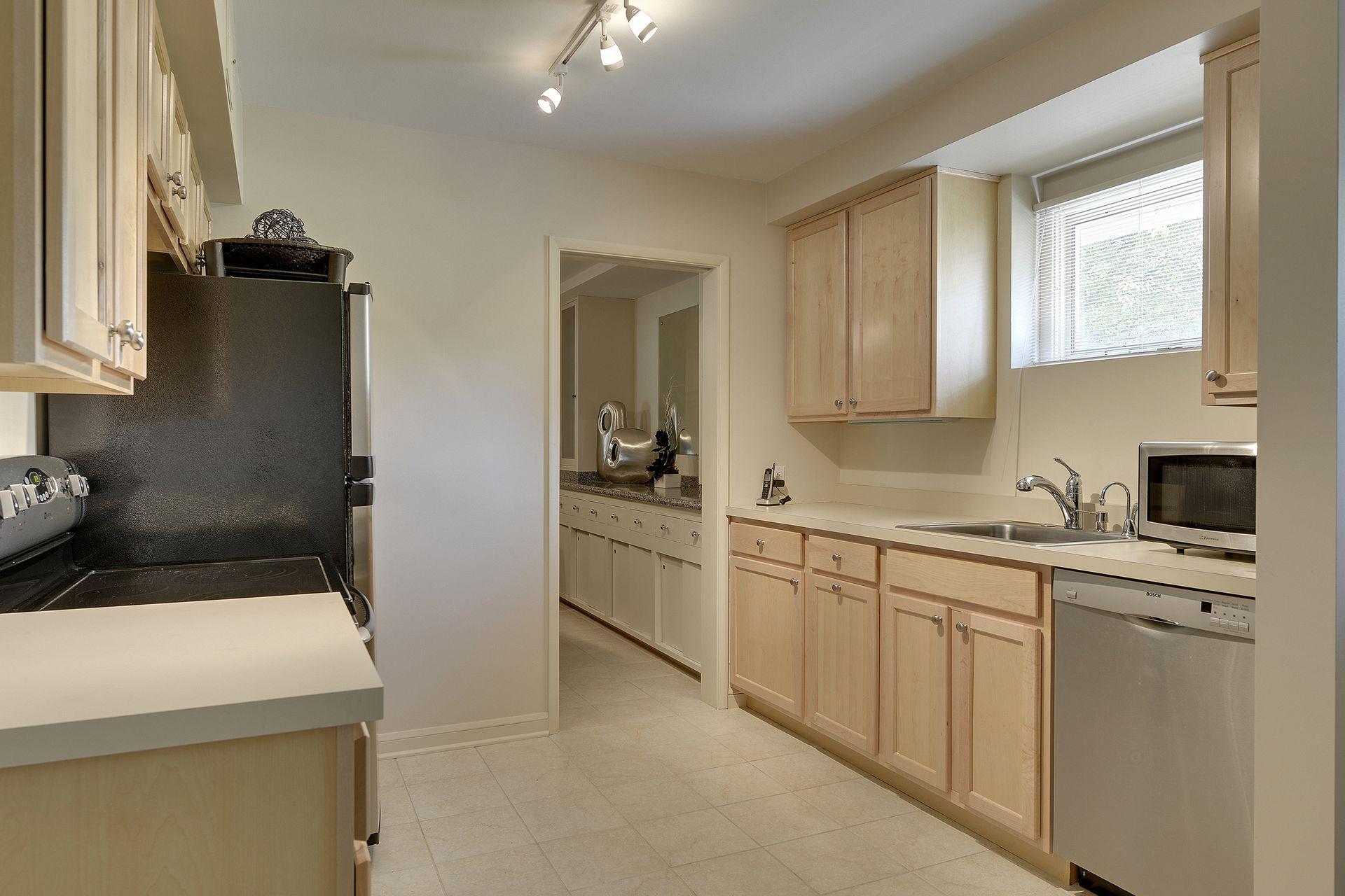 2544 Huntington Avenue Property Photo 56