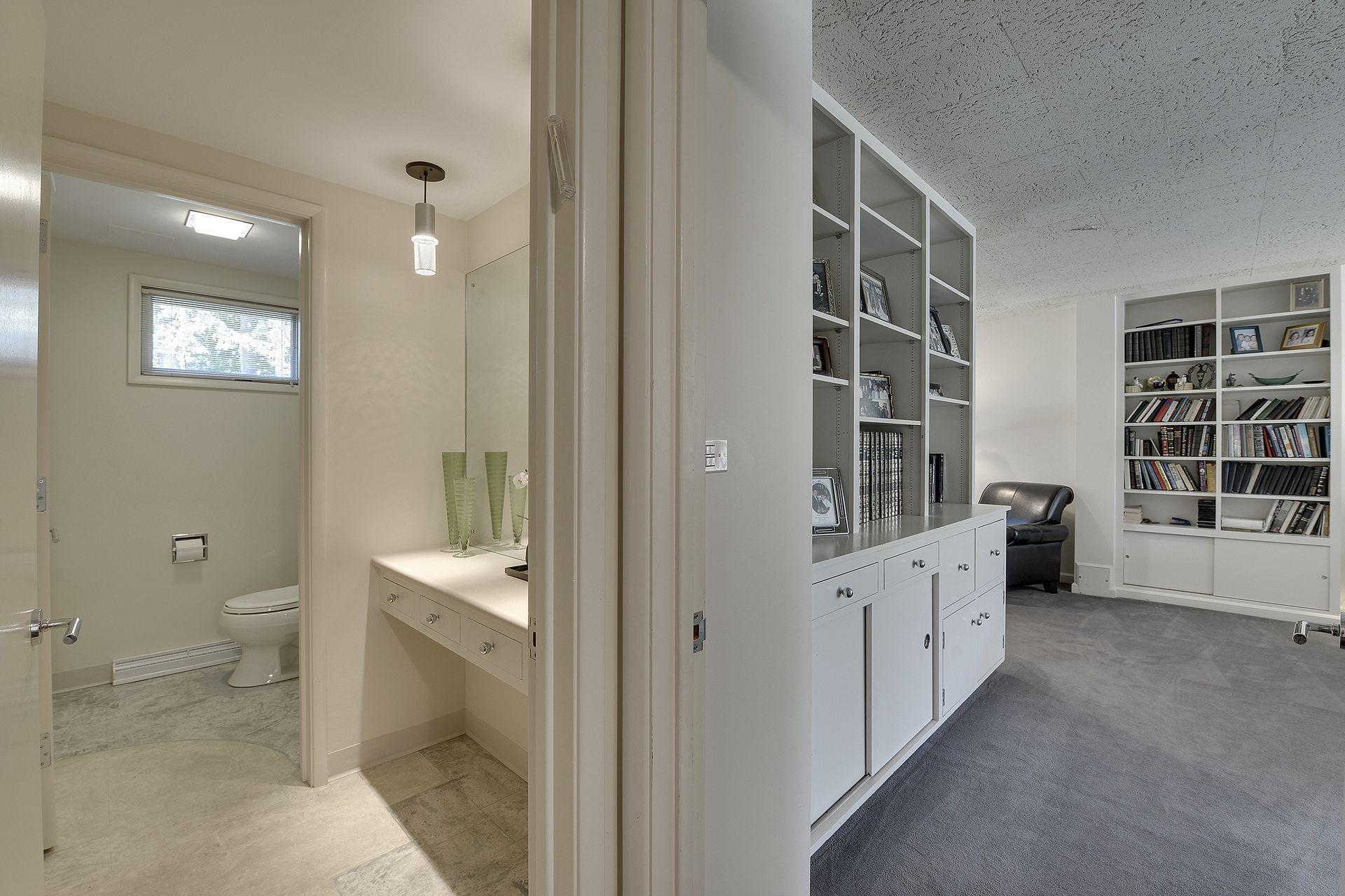 2544 Huntington Avenue Property Photo 61