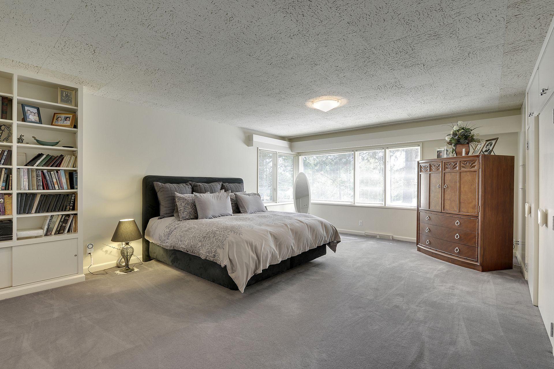 2544 Huntington Avenue Property Photo 62