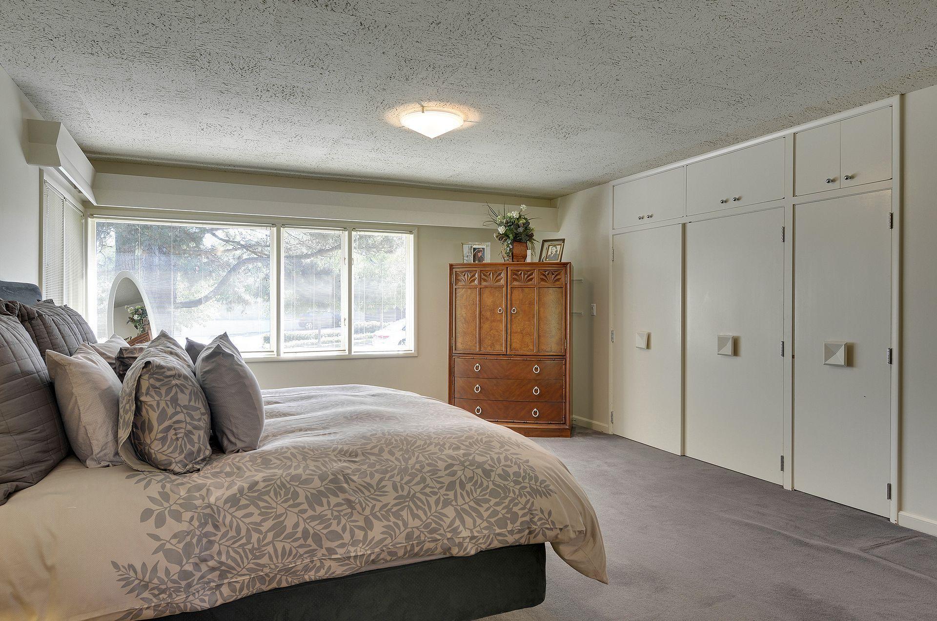 2544 Huntington Avenue Property Photo 64