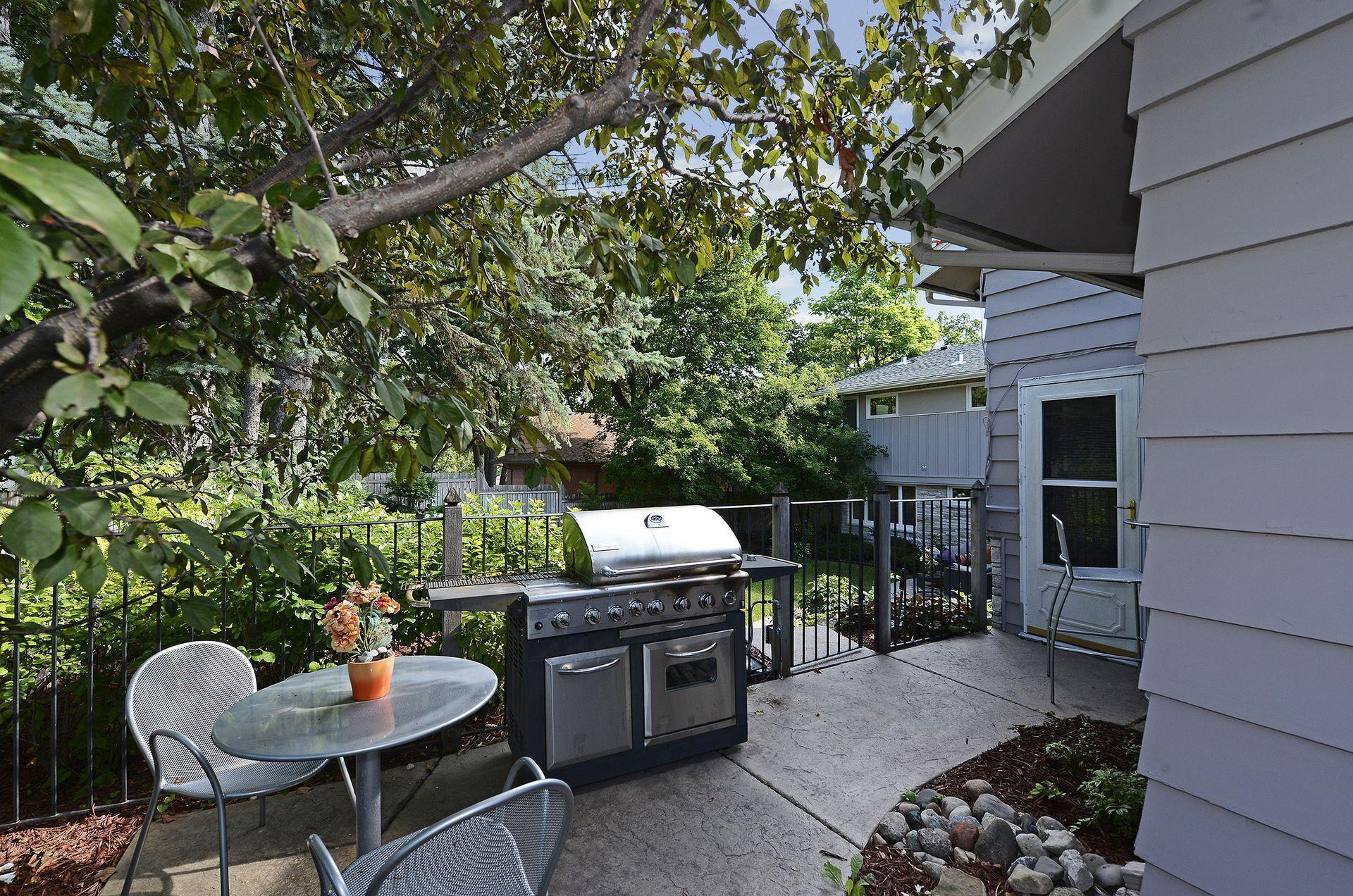 2544 Huntington Avenue Property Photo 69