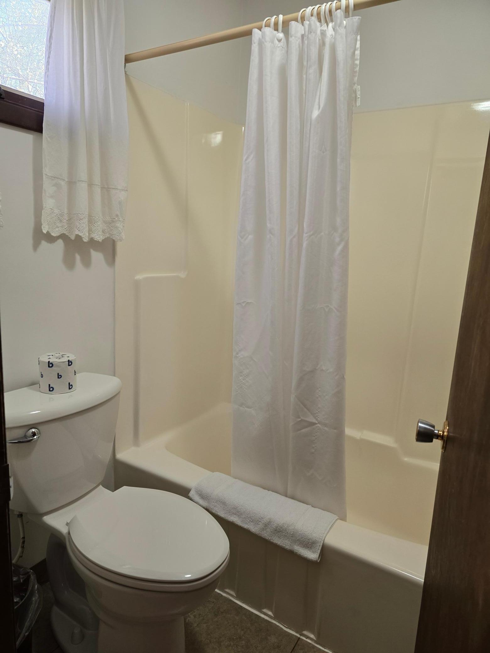 2101 Second Avenue W Property Photo 7