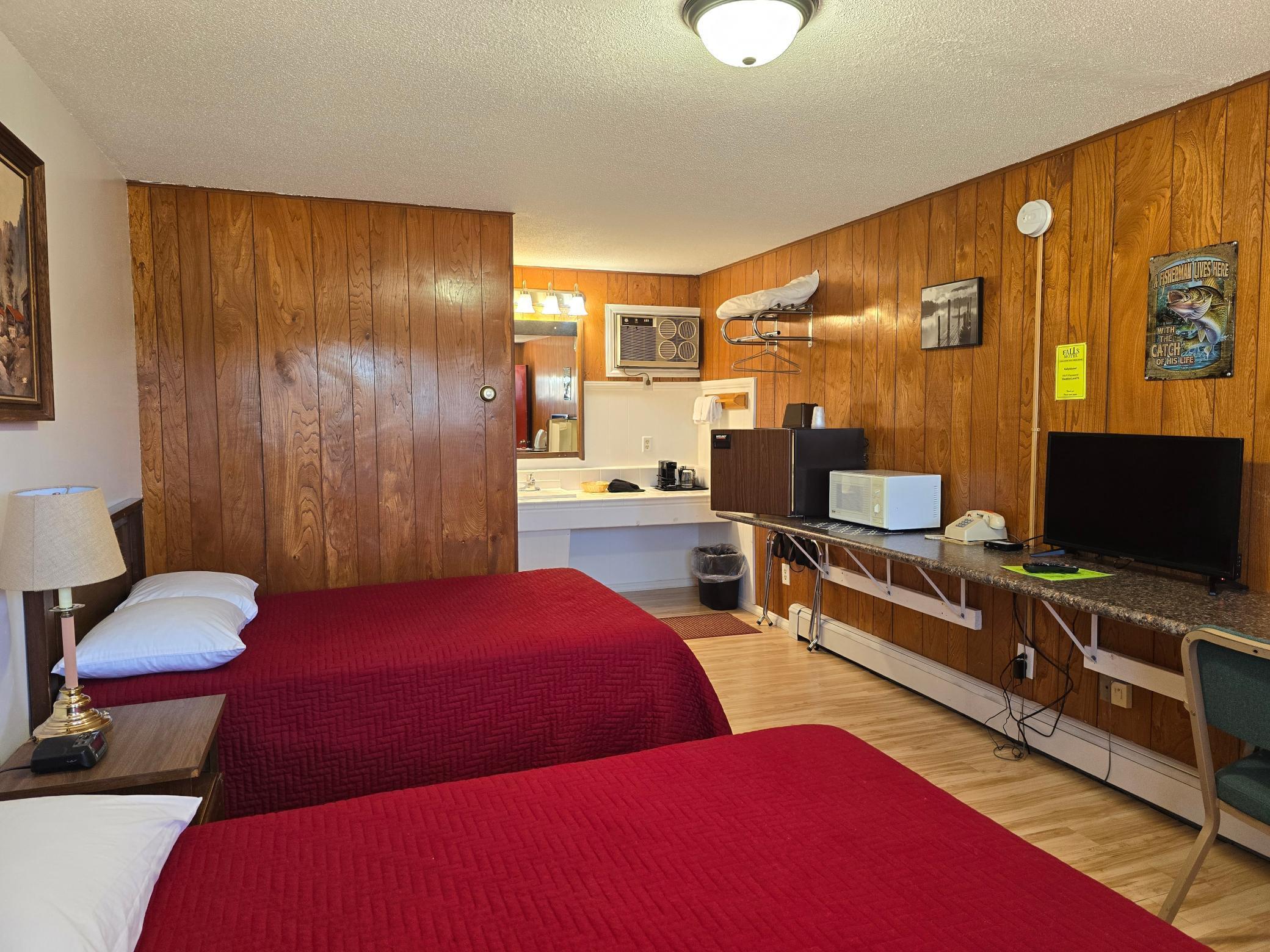 2101 Second Avenue W Property Photo 14