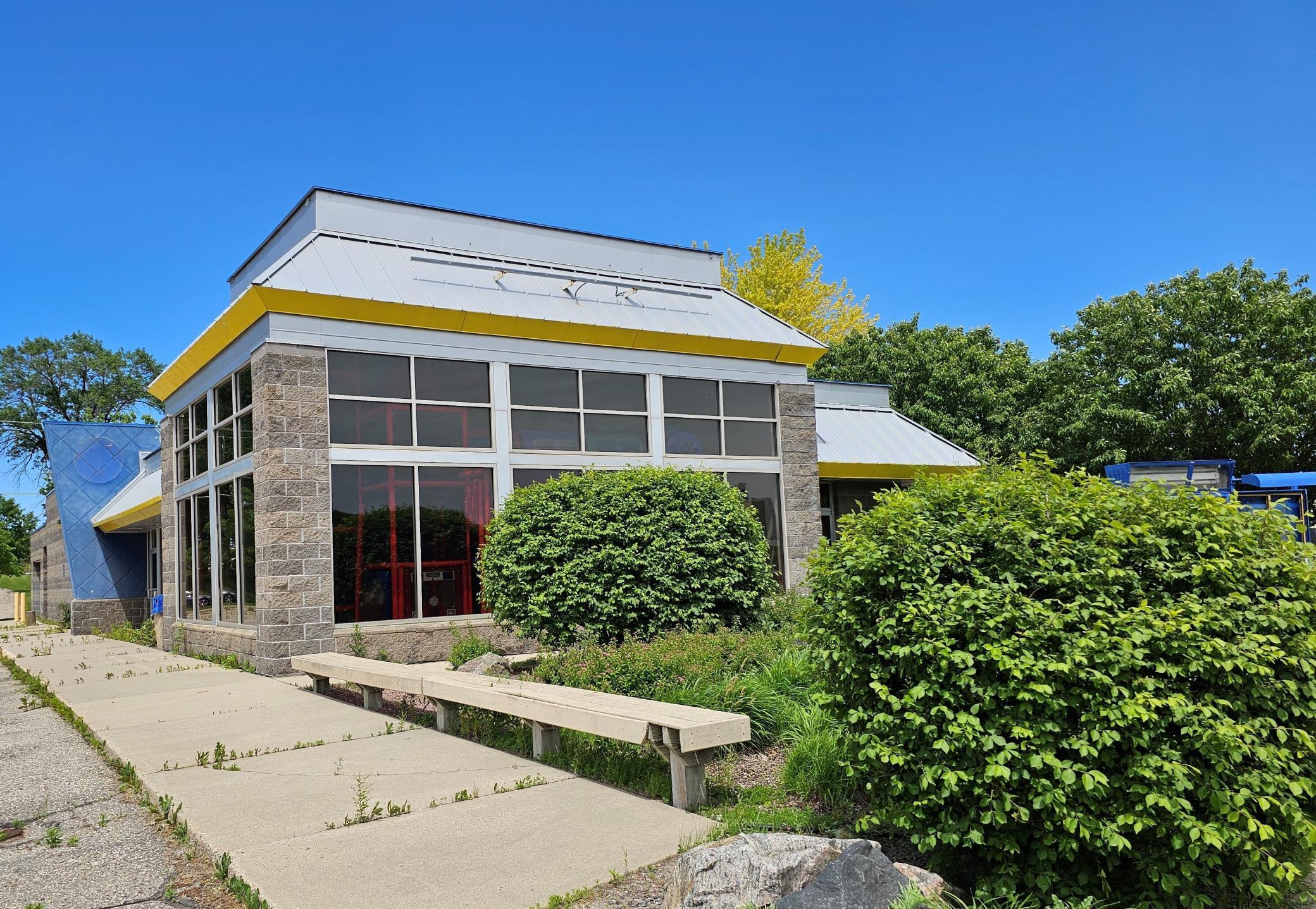 1611 Highway 12 E