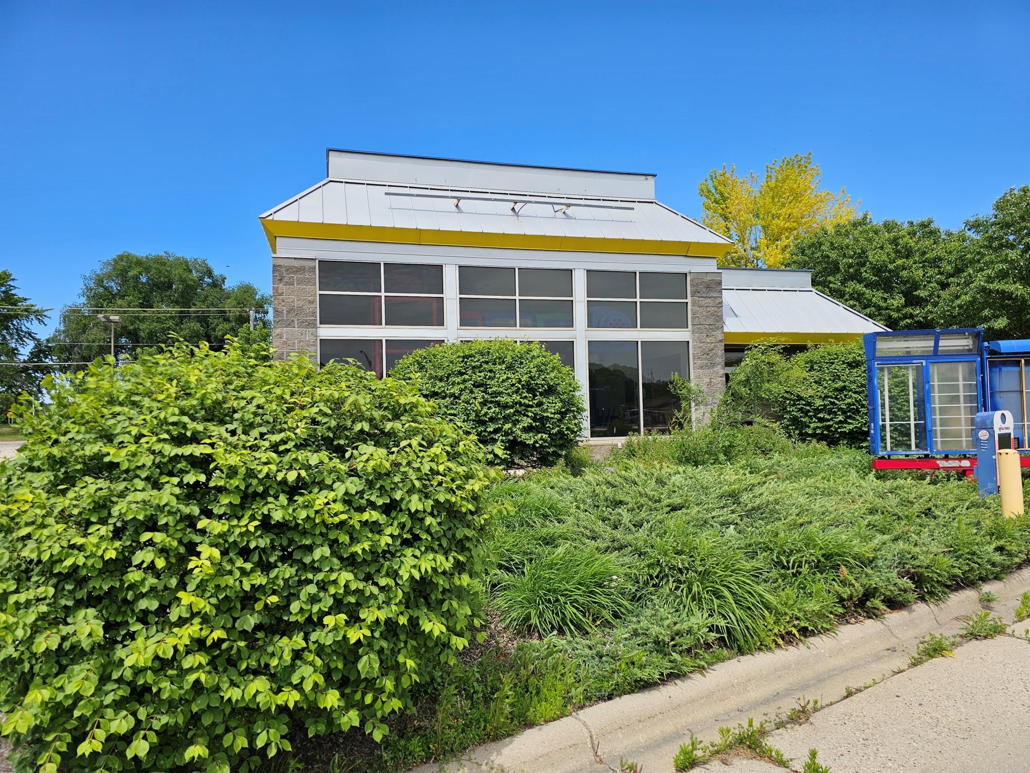 1611 Highway 12 E Property Photo 2