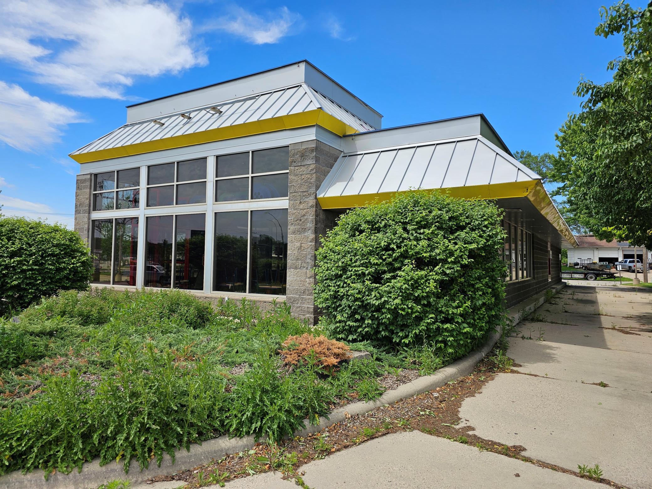 1611 Highway 12 E Property Photo 3