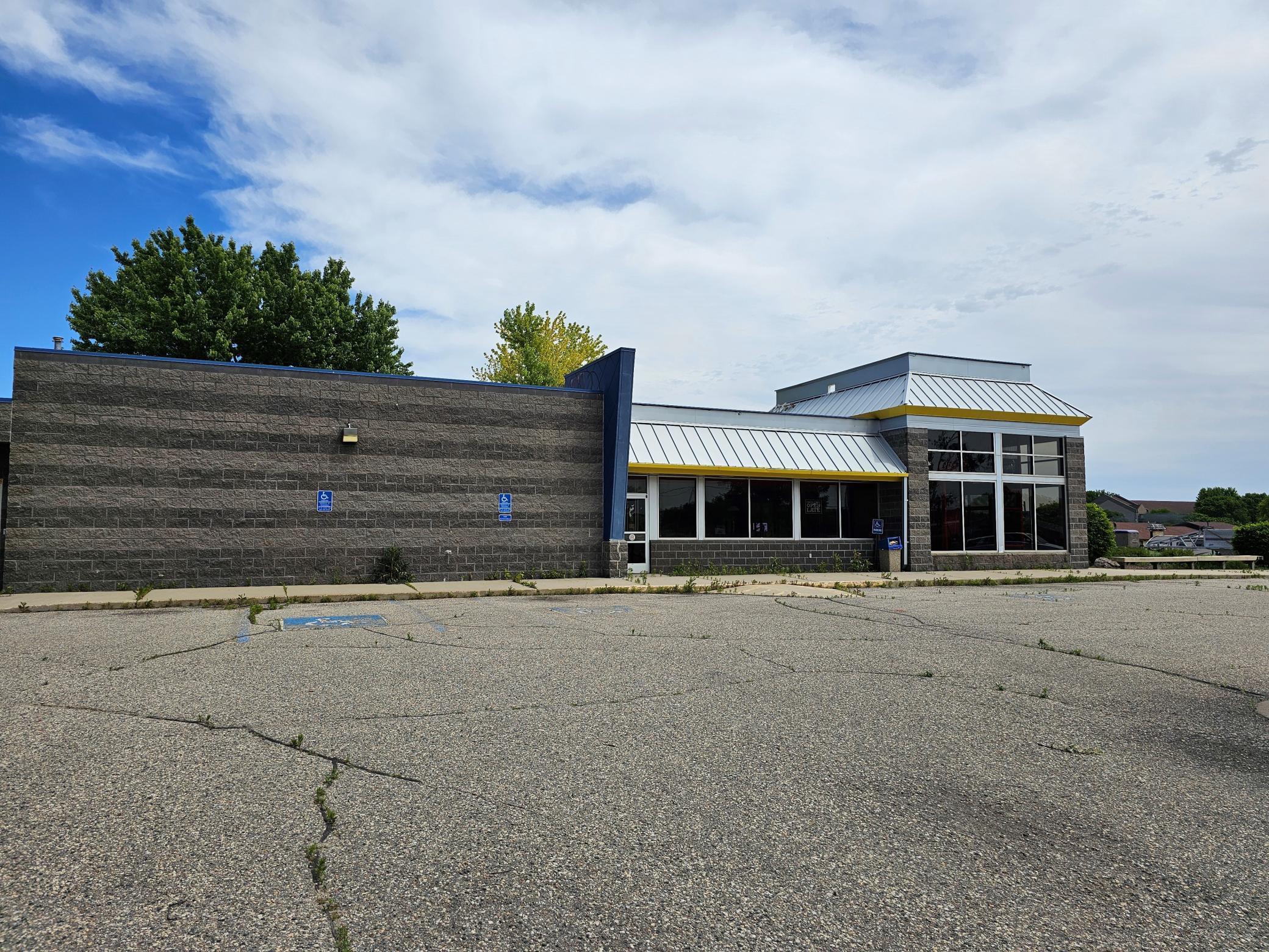 1611 Highway 12 E Property Photo 4