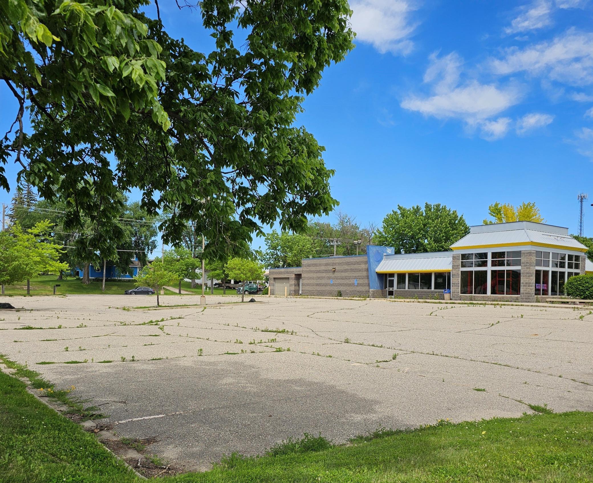 1611 Highway 12 E Property Photo 5