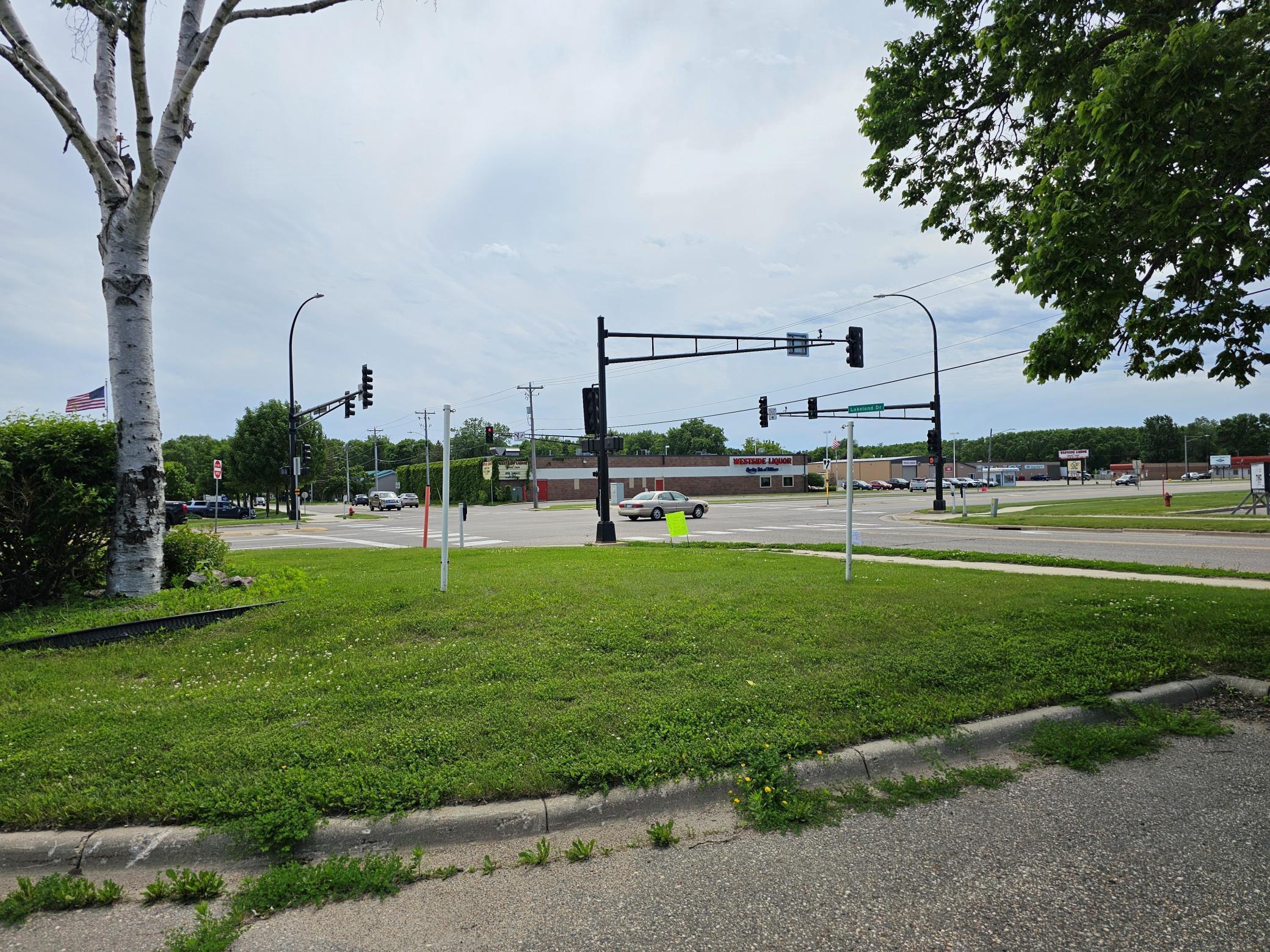 1611 Highway 12 E Property Photo 6