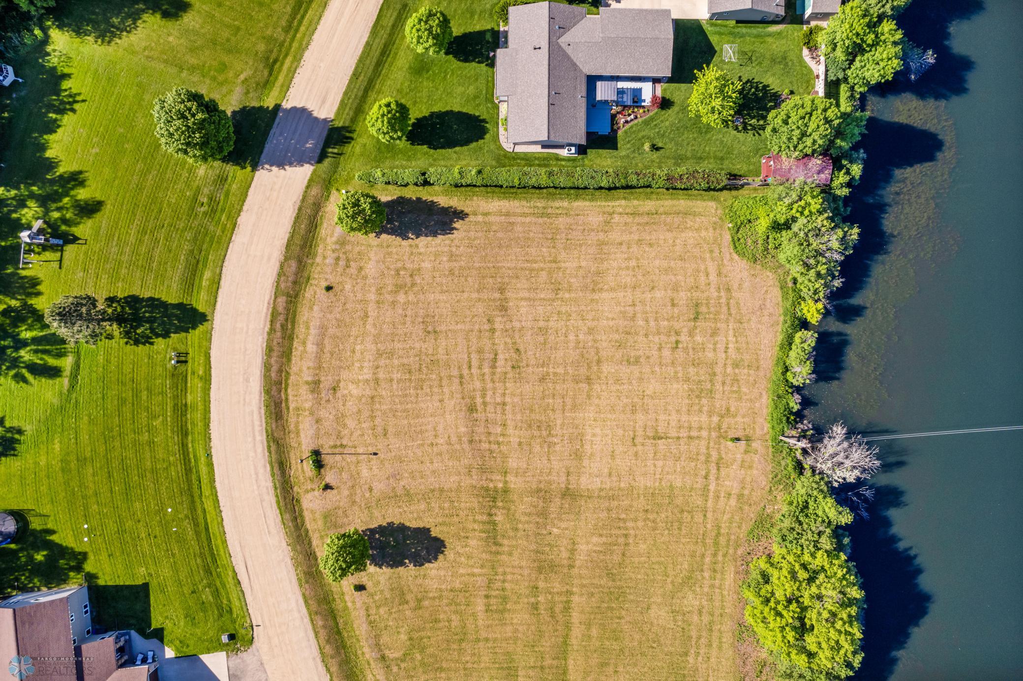 1711 Island Park Drive Property Photo 1