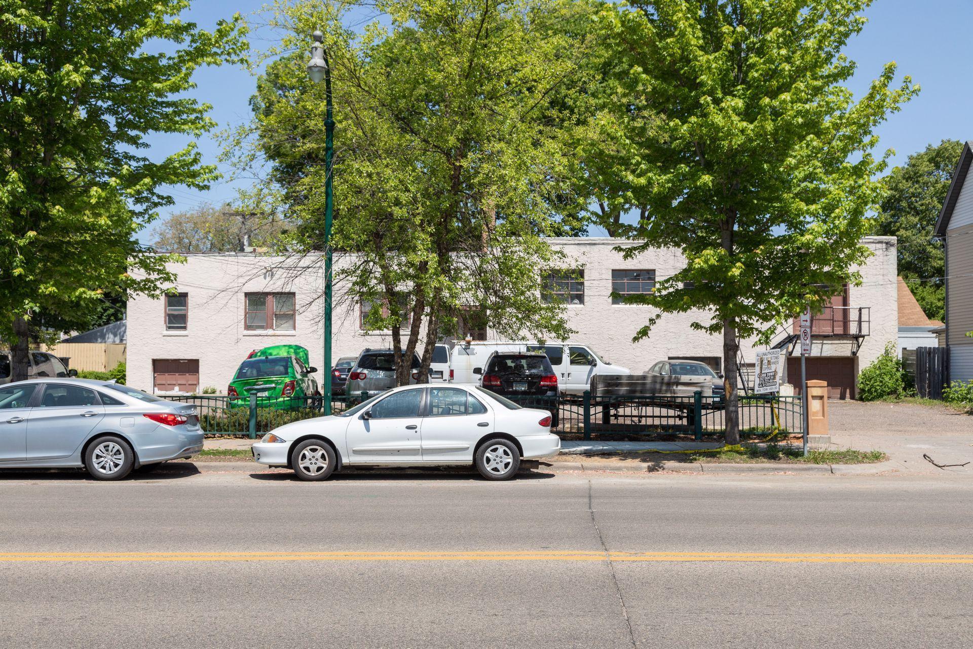 3318 E Lake Street Property Photo 2