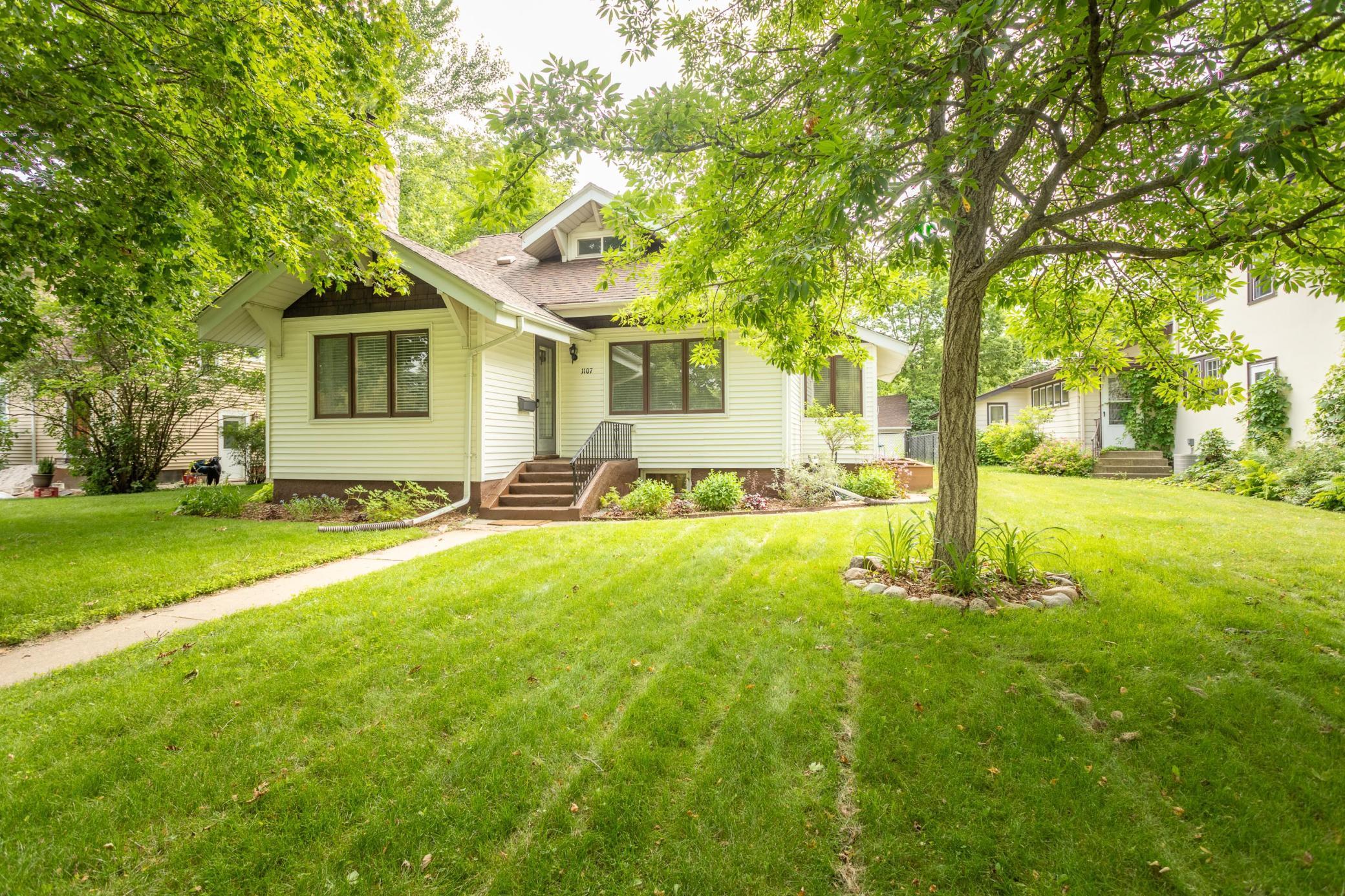 1107 Douglas Street Property Photo 2