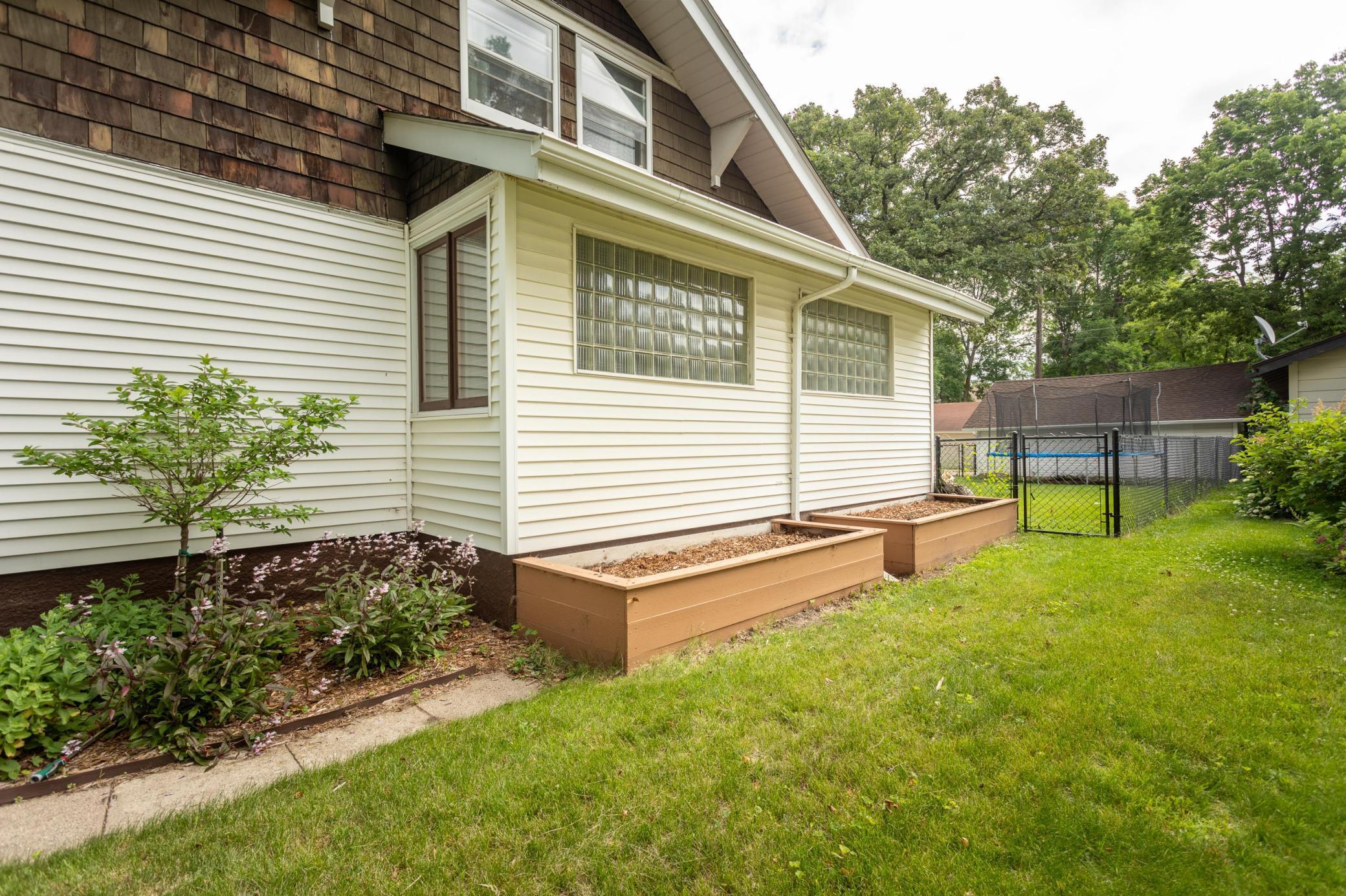 1107 Douglas Street Property Photo 5