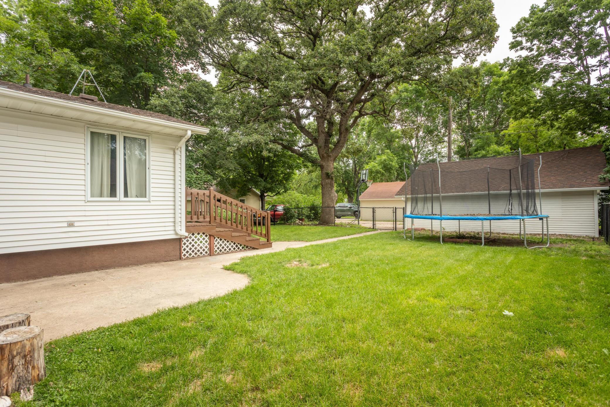 1107 Douglas Street Property Photo 9