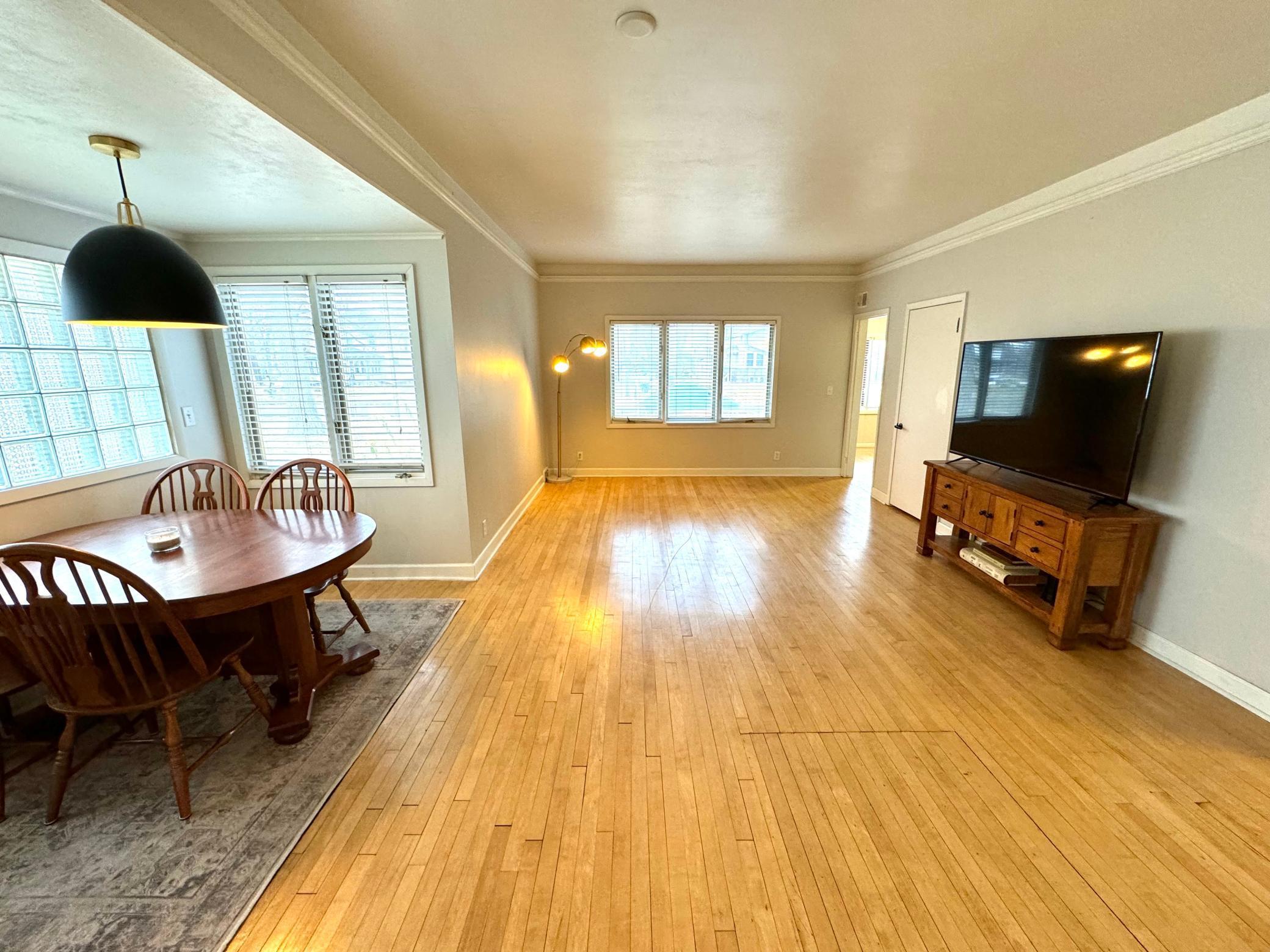 1107 Douglas Street Property Photo 12