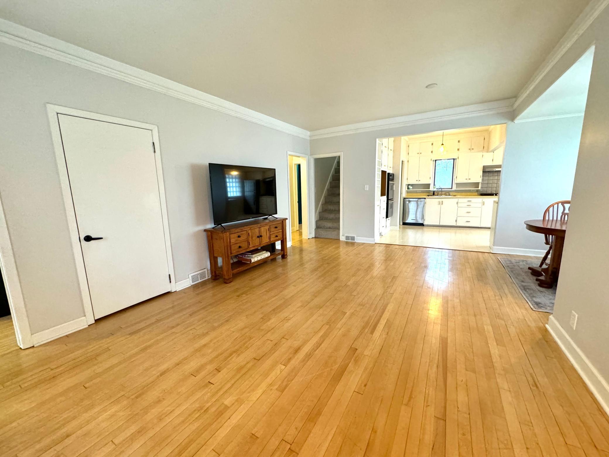 1107 Douglas Street Property Photo 14