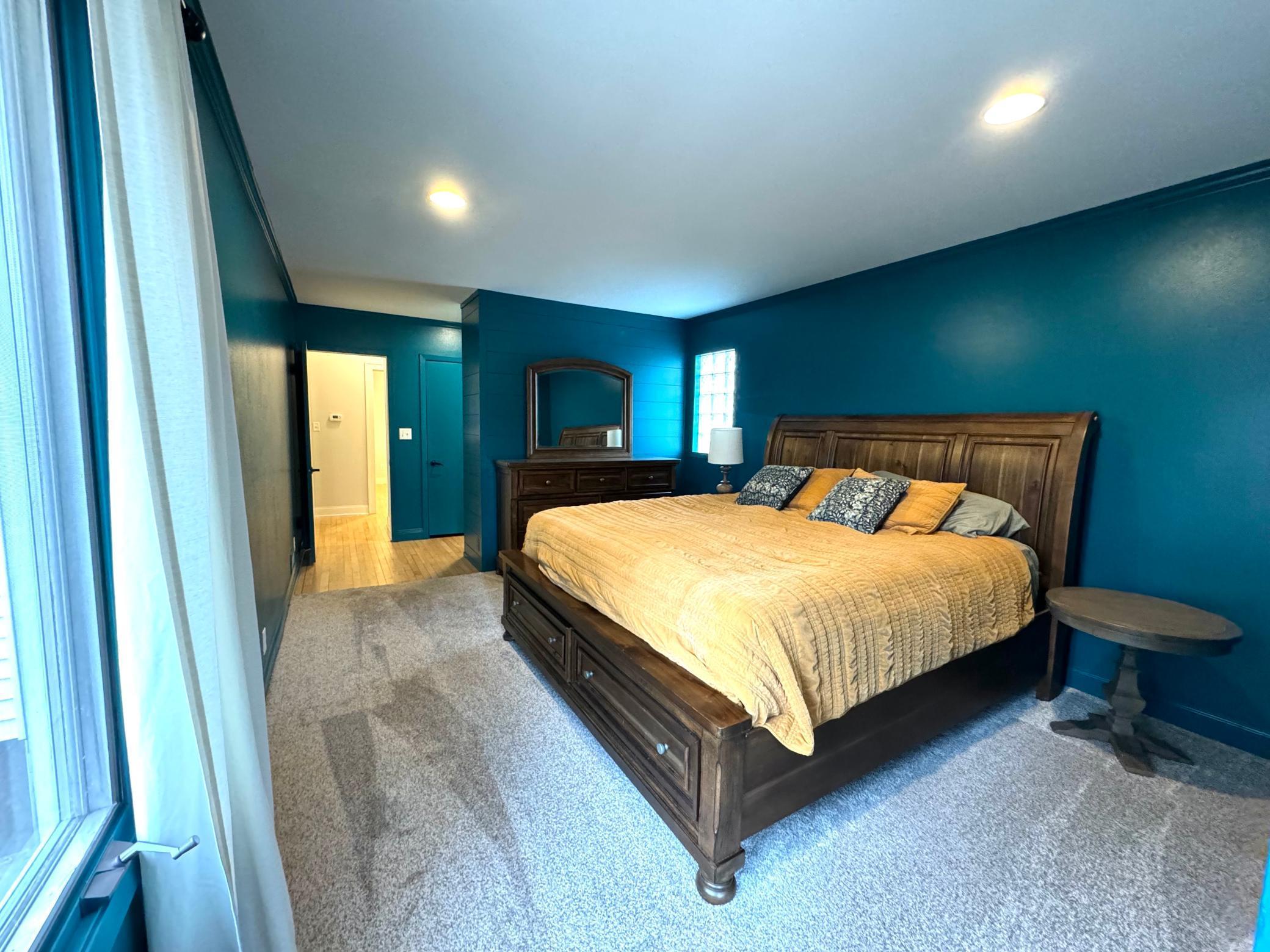 1107 Douglas Street Property Photo 20