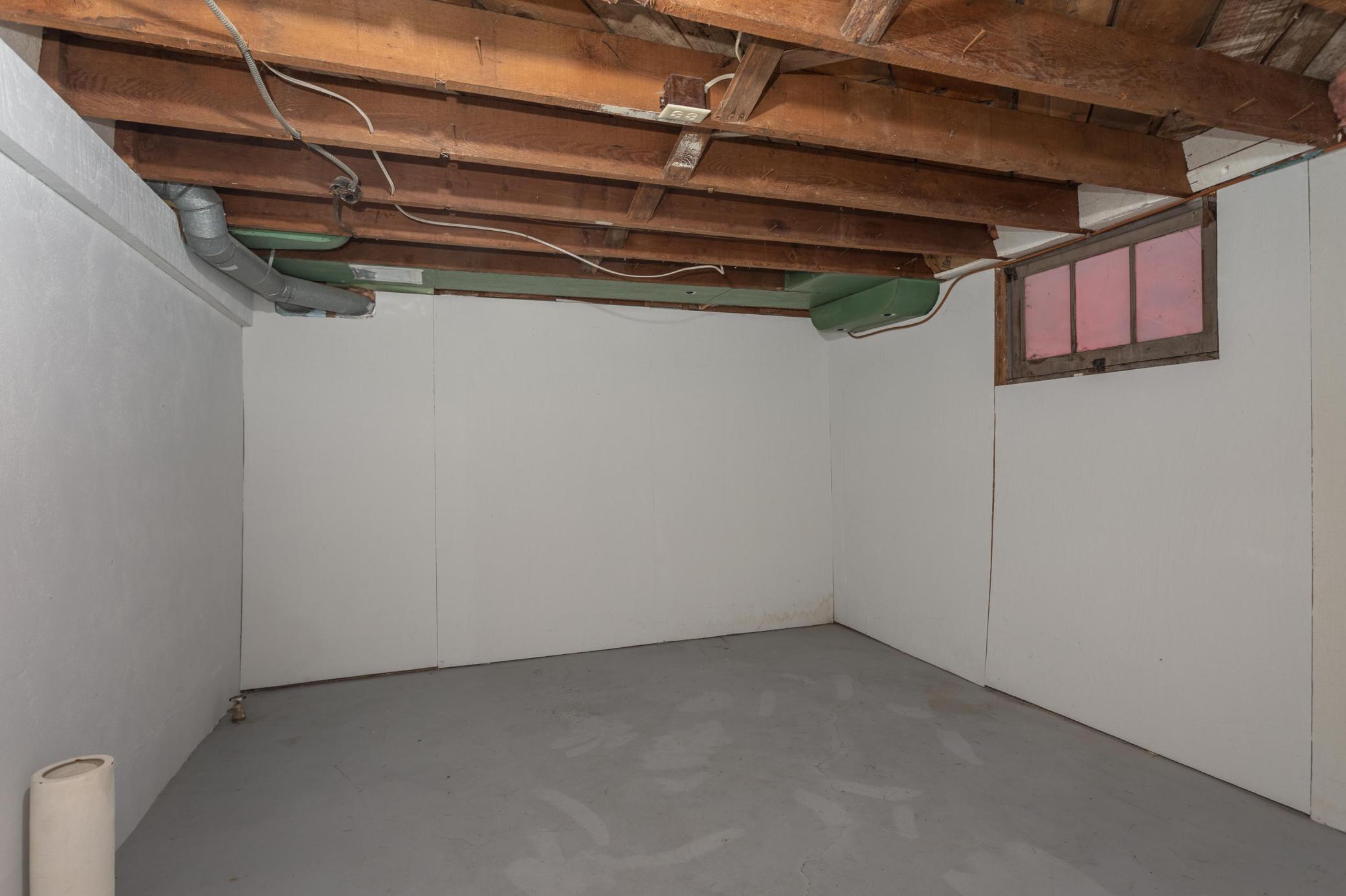 1107 Douglas Street Property Photo 33