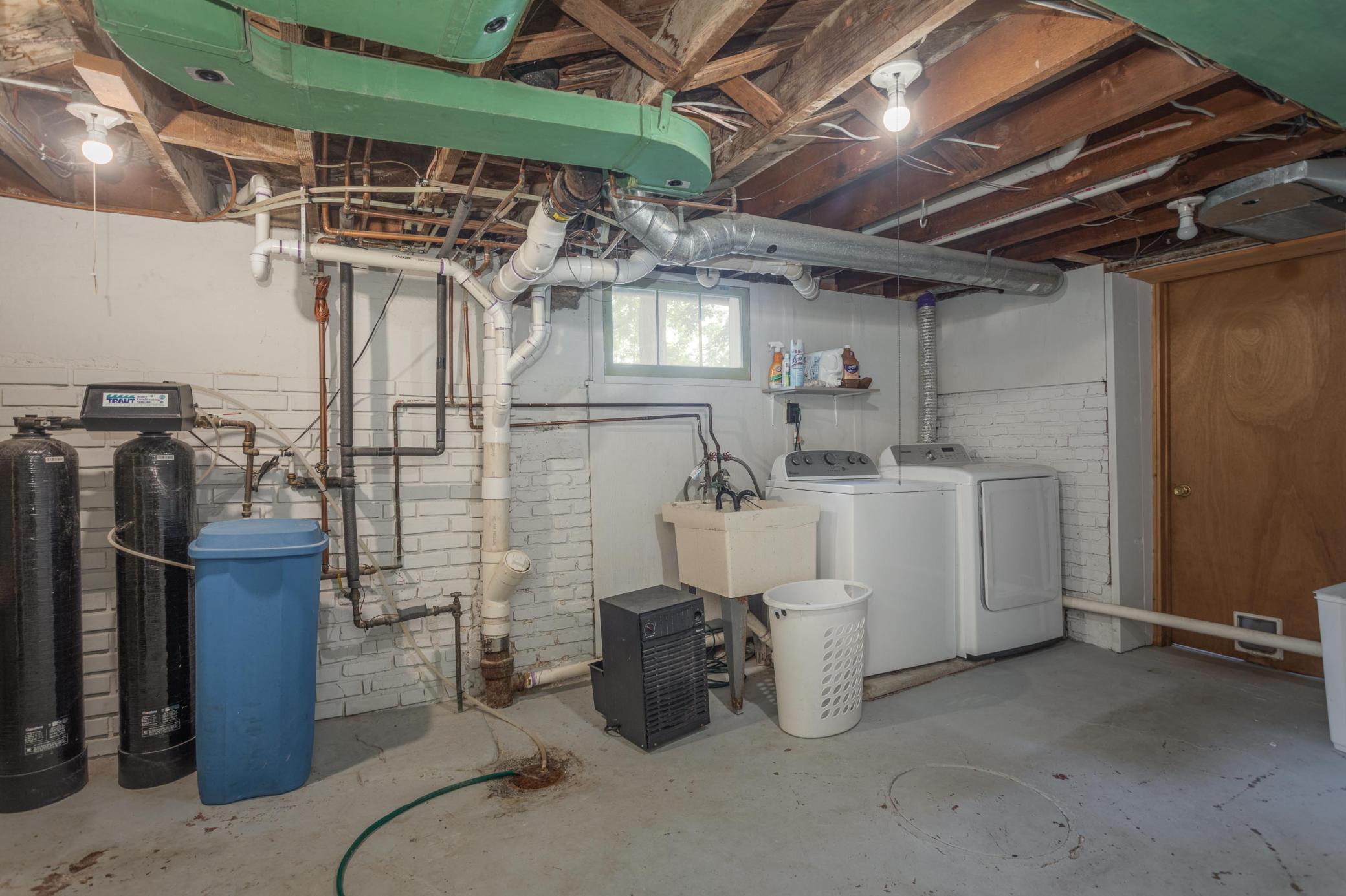 1107 Douglas Street Property Photo 34