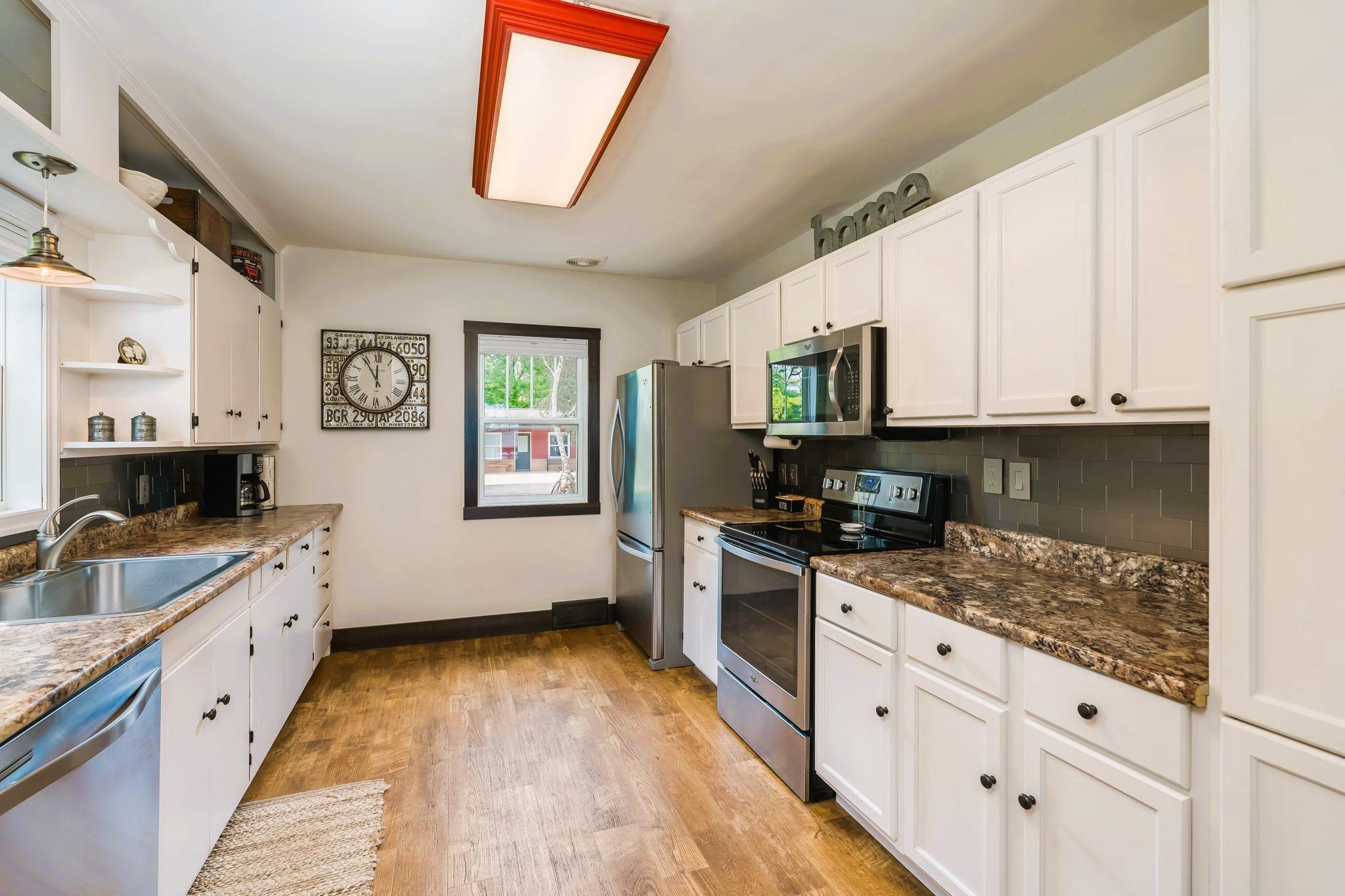 1208 E Elm Avenue Property Photo 18