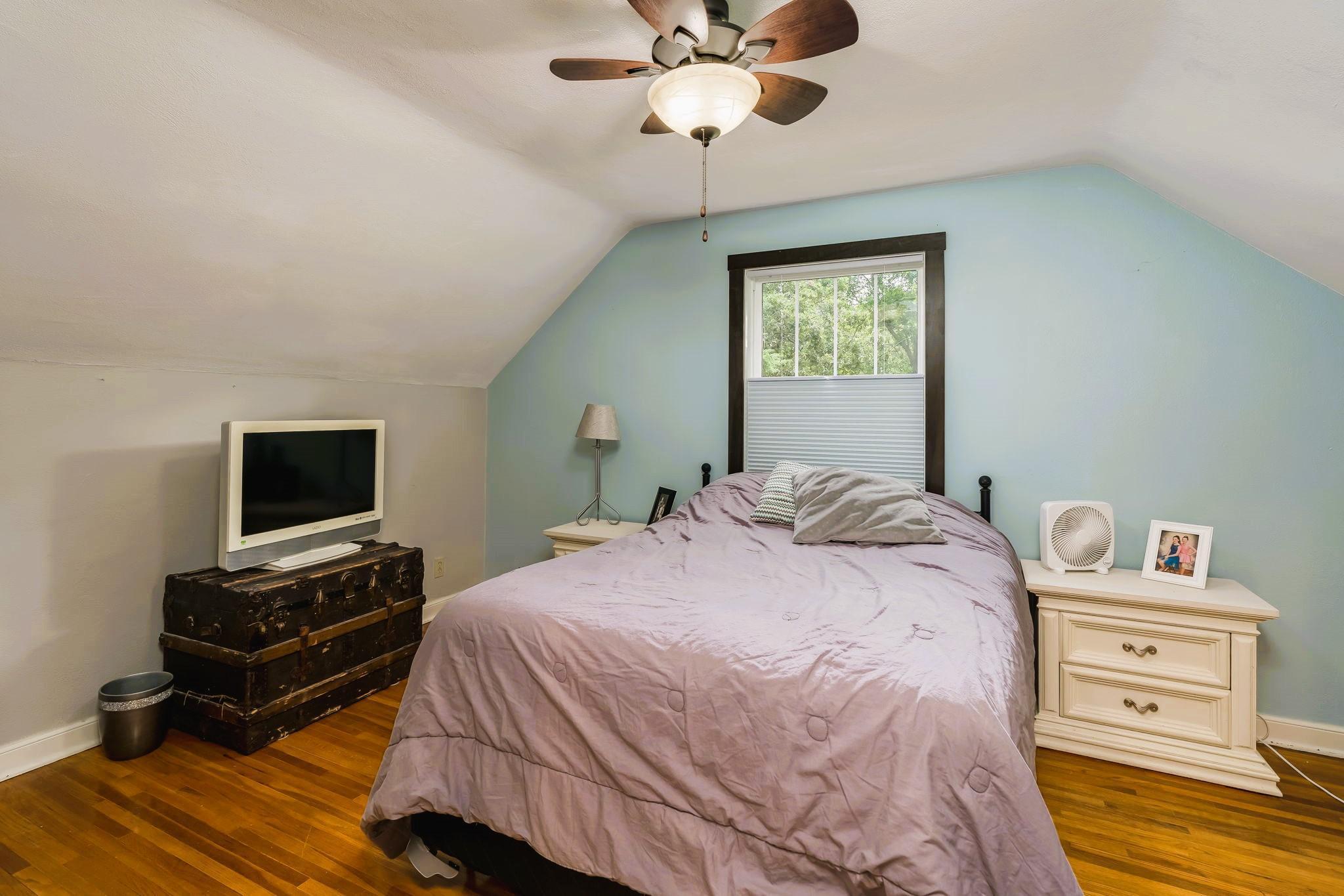 1208 E Elm Avenue Property Photo 21