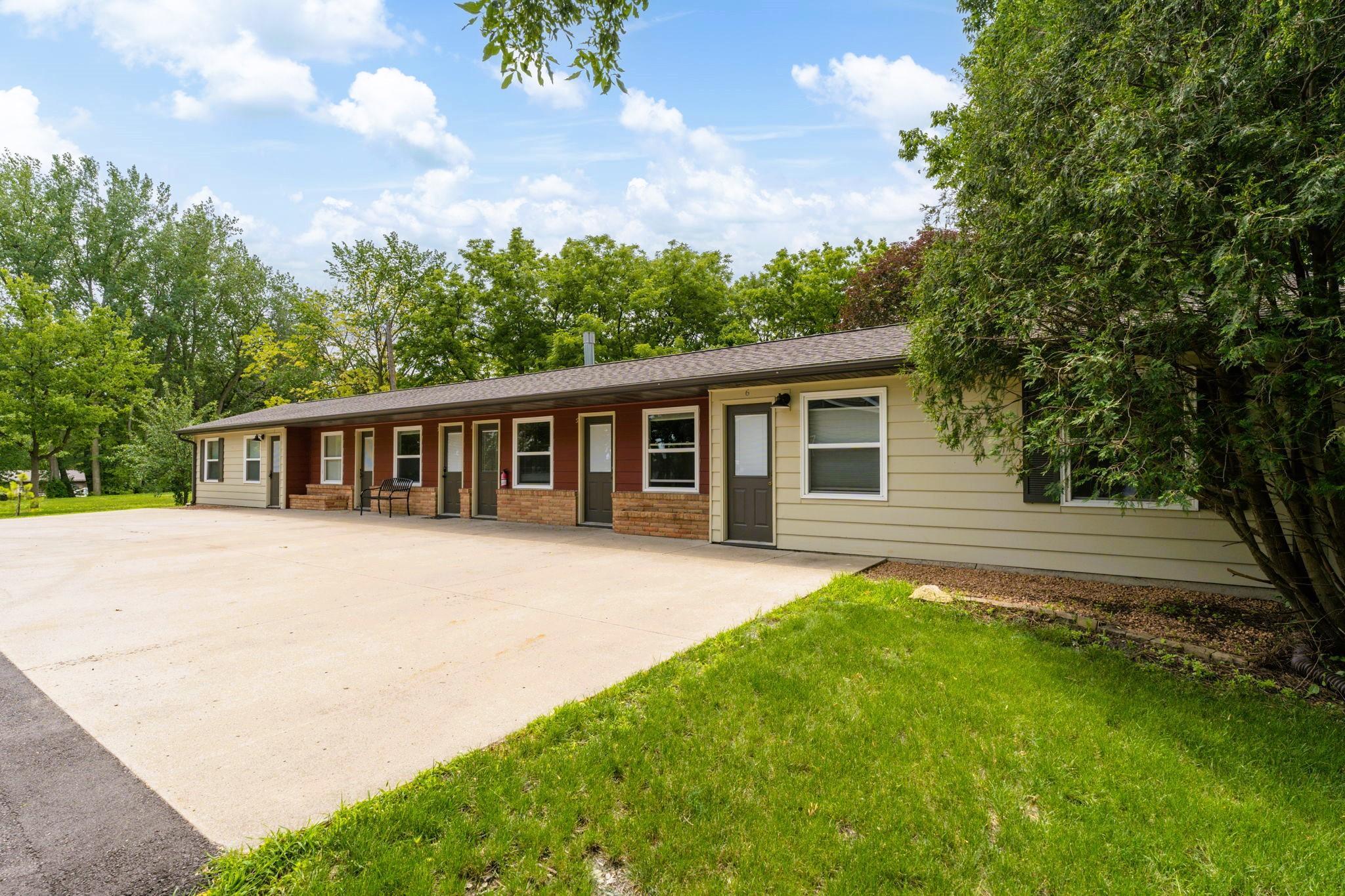 1208 E Elm Avenue Property Photo 28