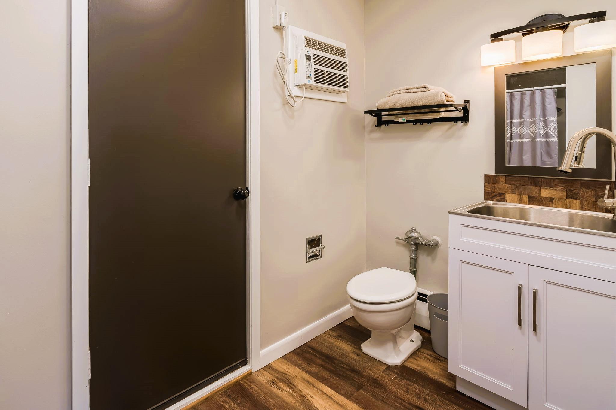 1208 E Elm Avenue Property Photo 30