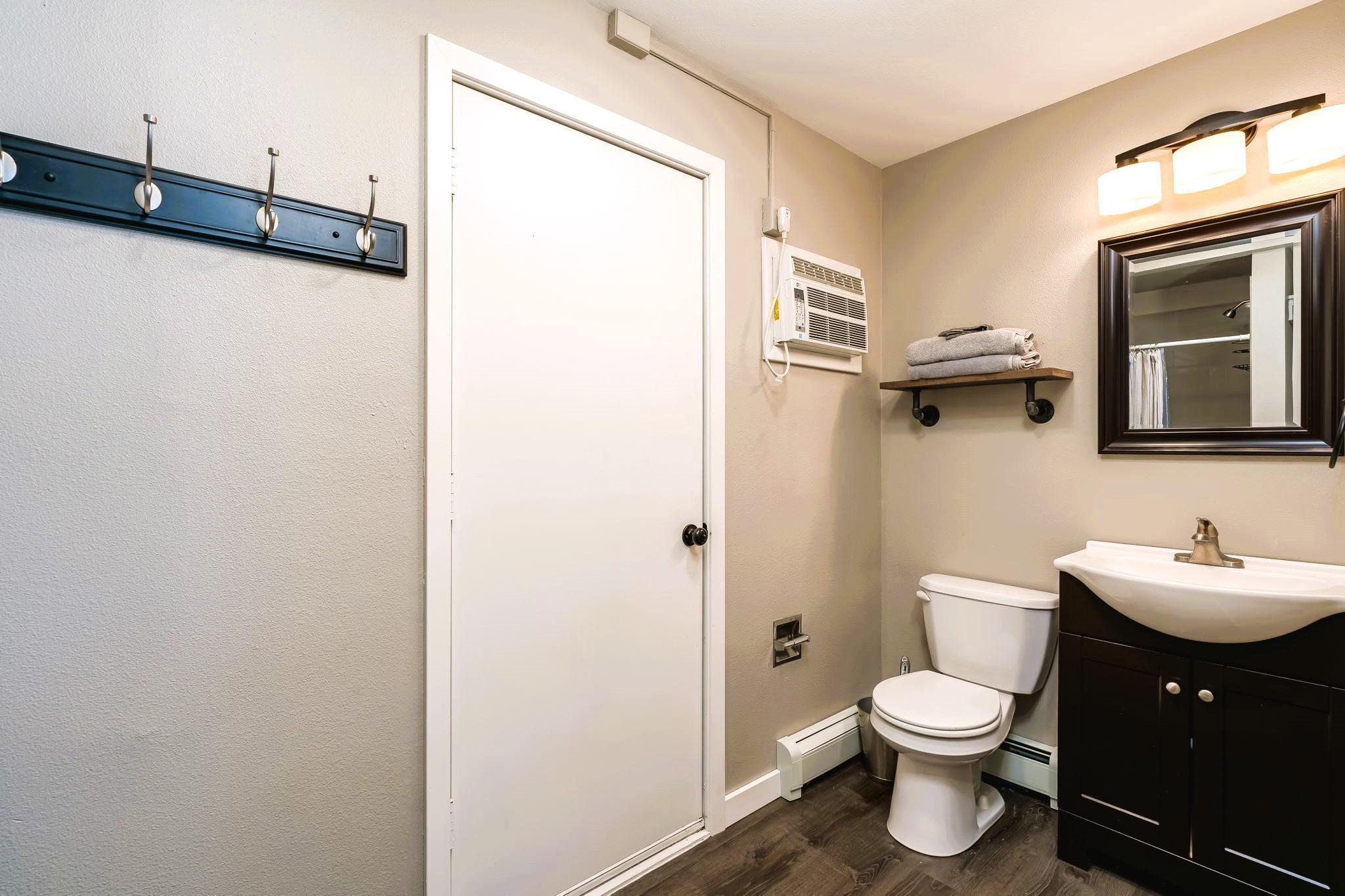 1208 E Elm Avenue Property Photo 35