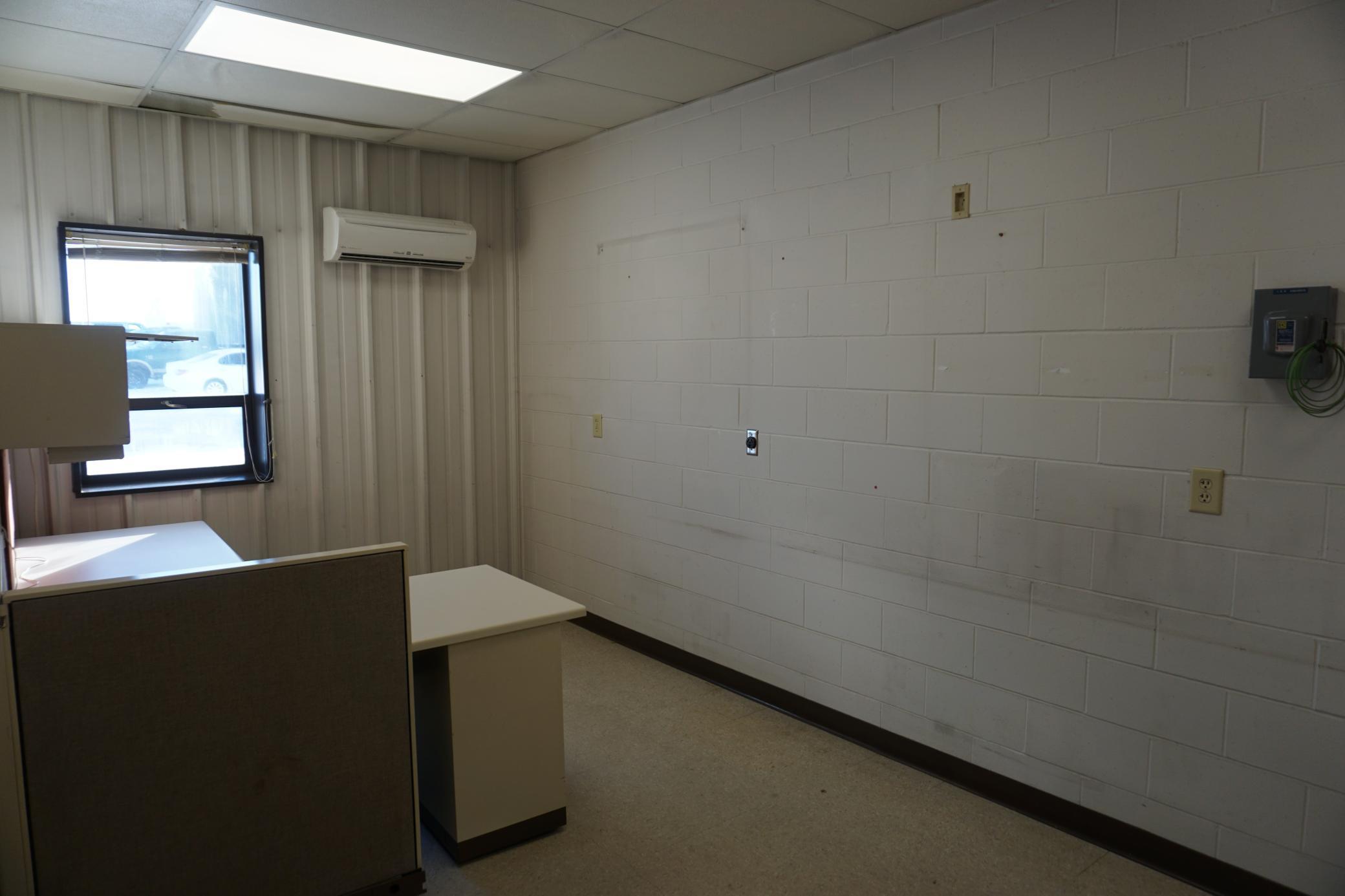 840 Industrial Park Drive Property Photo 10