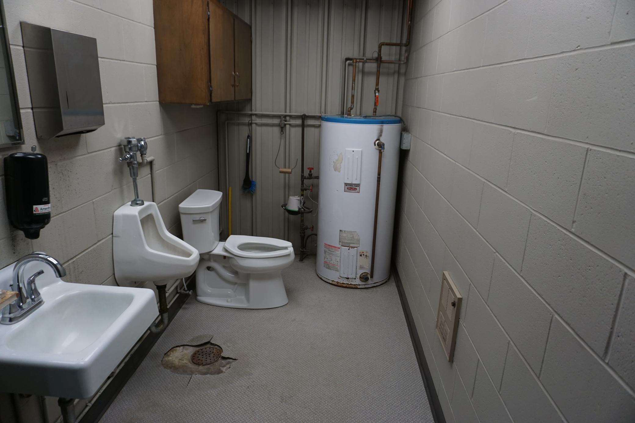 840 Industrial Park Drive Property Photo 11