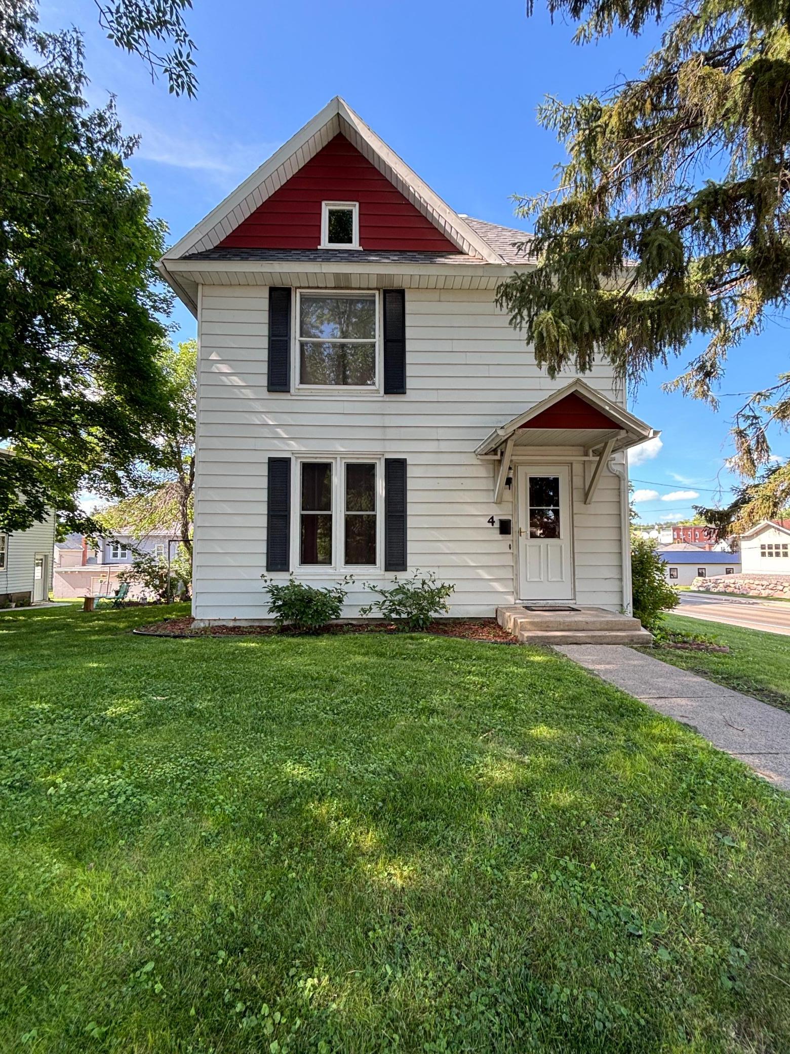 4 3rd Avenue Property Photo 1