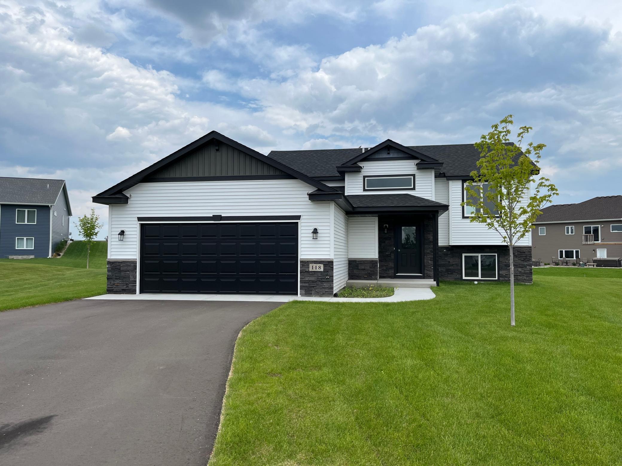 118 Collina Circle Property Photo 1